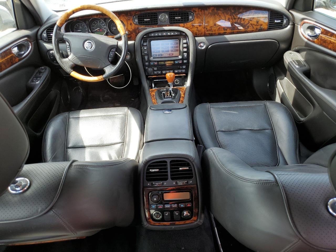 2008 Jaguar Xj Vanden Plas VIN: SAJWA82B08SH24053 Lot: 64175474