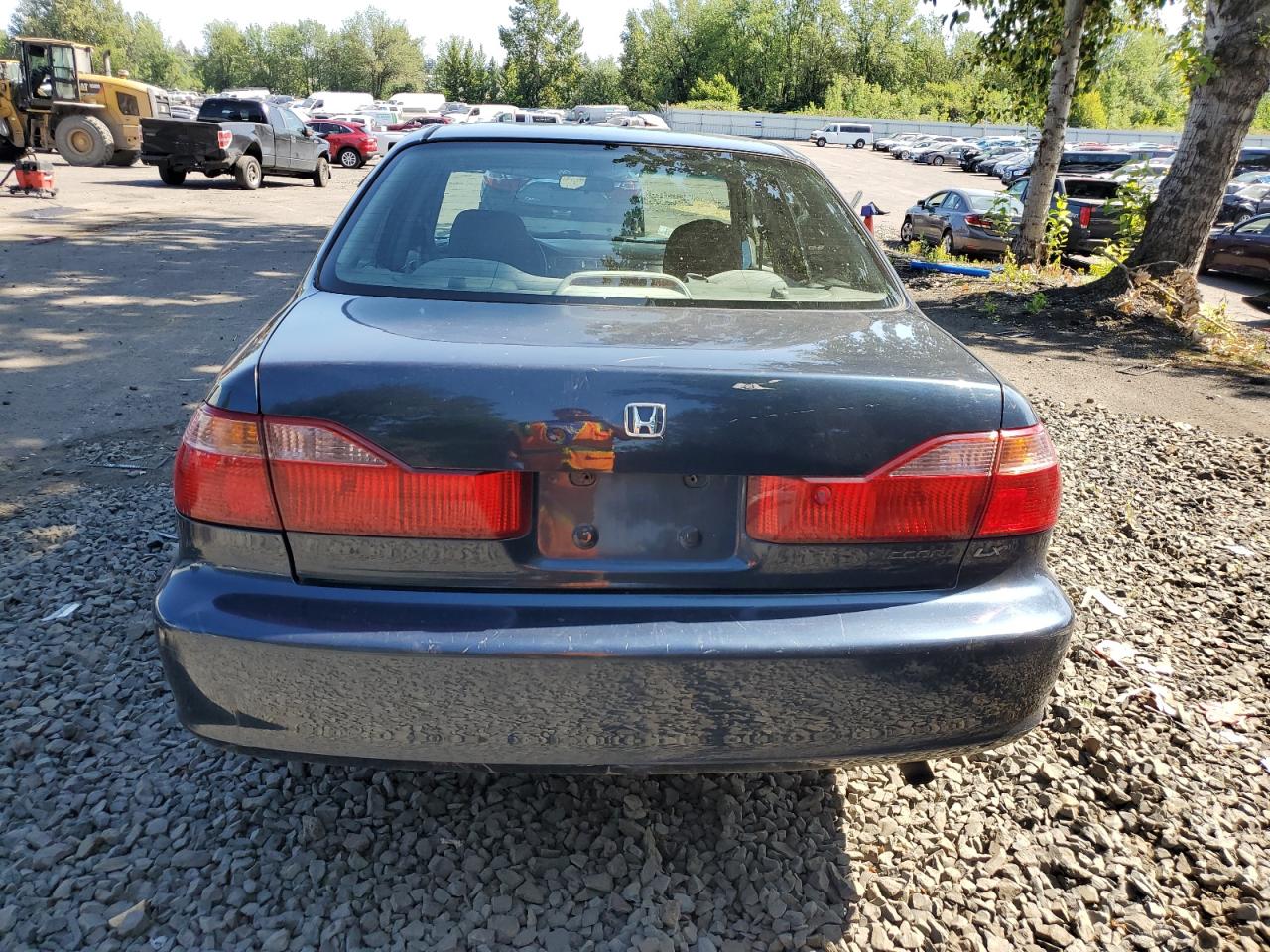 JHMCG6659YC003843 2000 Honda Accord Lx