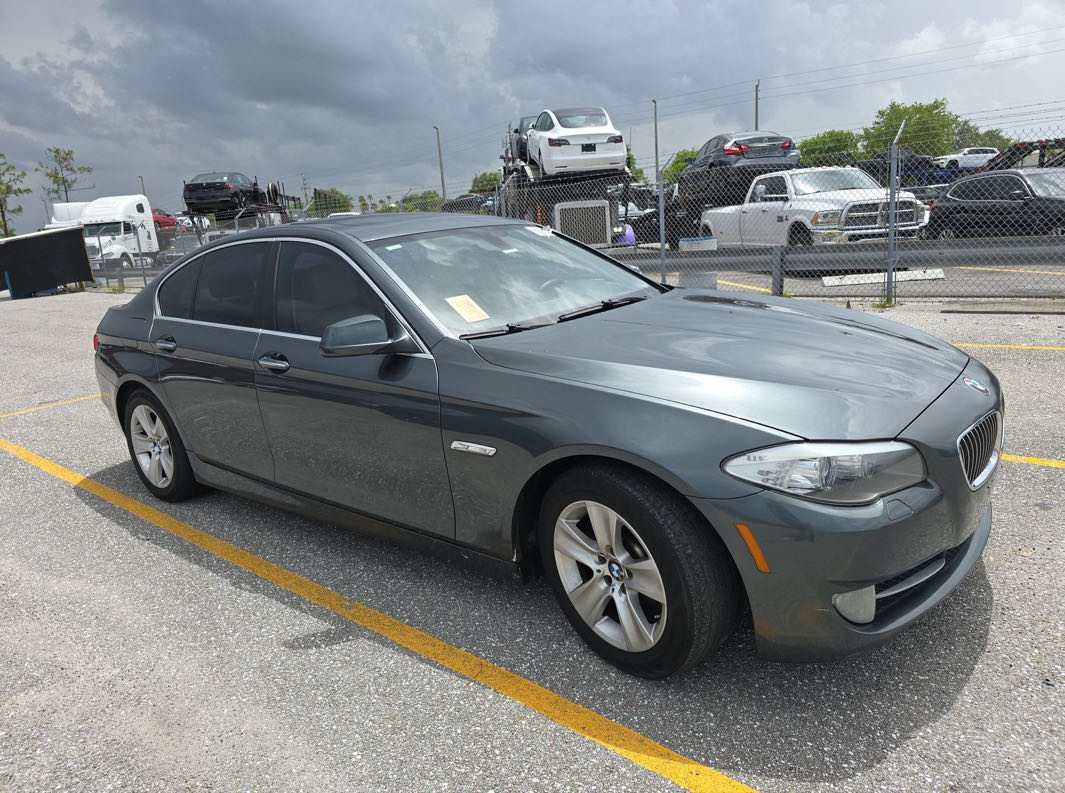 2013 BMW 528 I vin: WBAXG5C56DDY31643