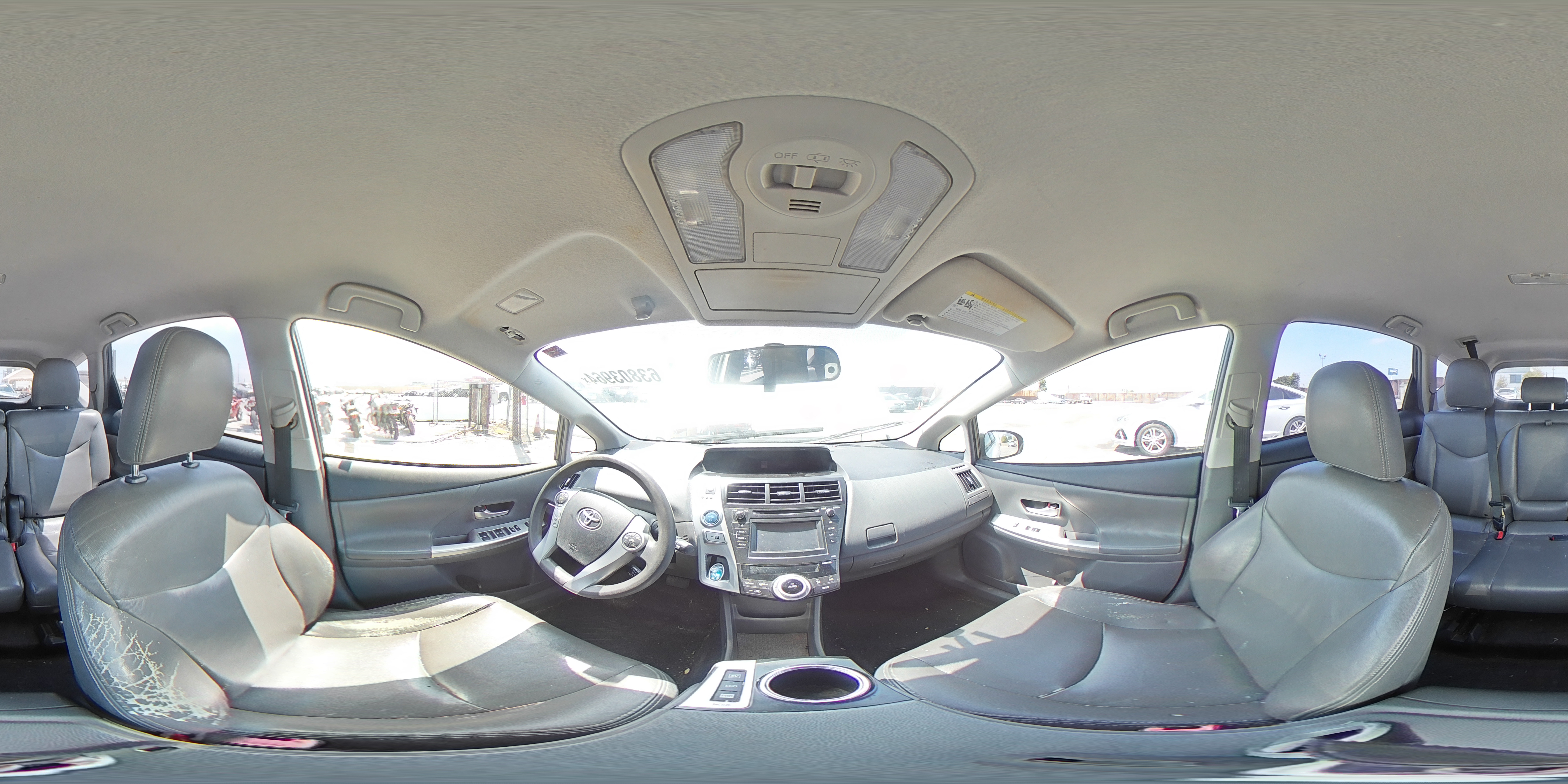 2012 Toyota Prius - Image 12