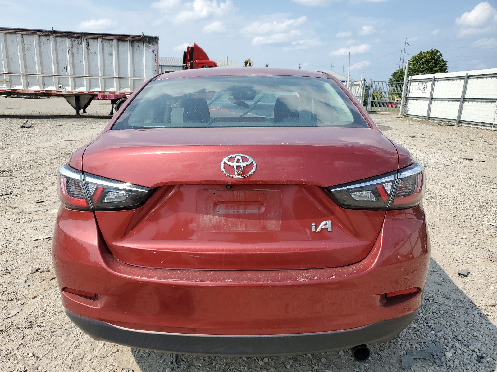 3MYDLBYV5HY169728 2017 Toyota Yaris Ia