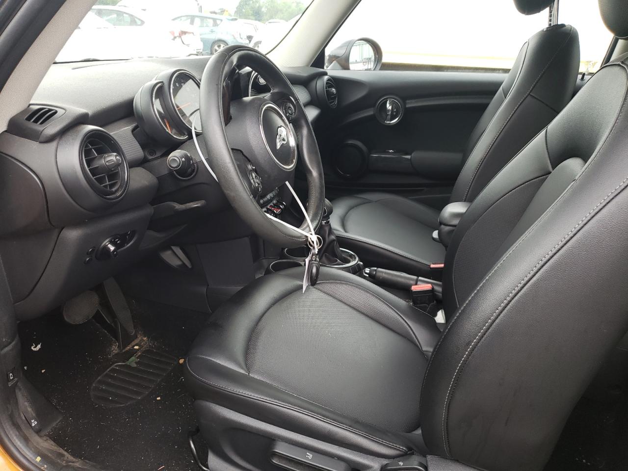 2016 Mini Cooper VIN: WMWXP5C54GT739621 Lot: 64010344