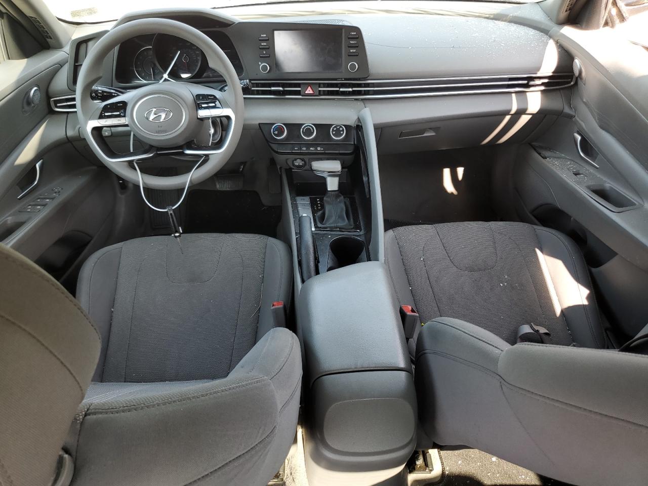 2023 Hyundai Elantra - Image 8