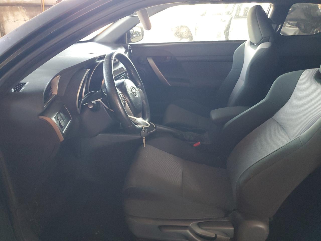 2015 Toyota tC - Image 7