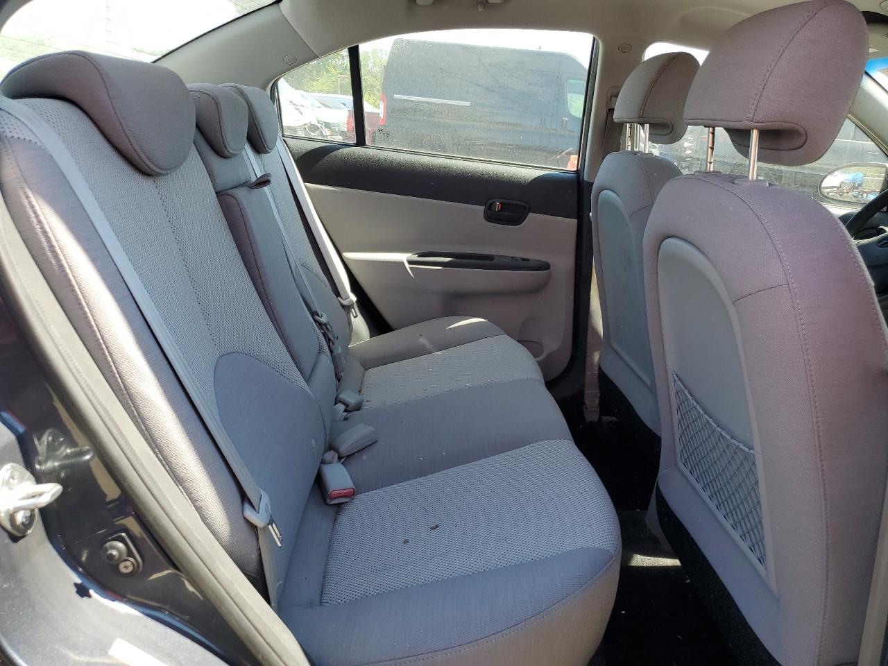 2009 Hyundai Accent - Image 10