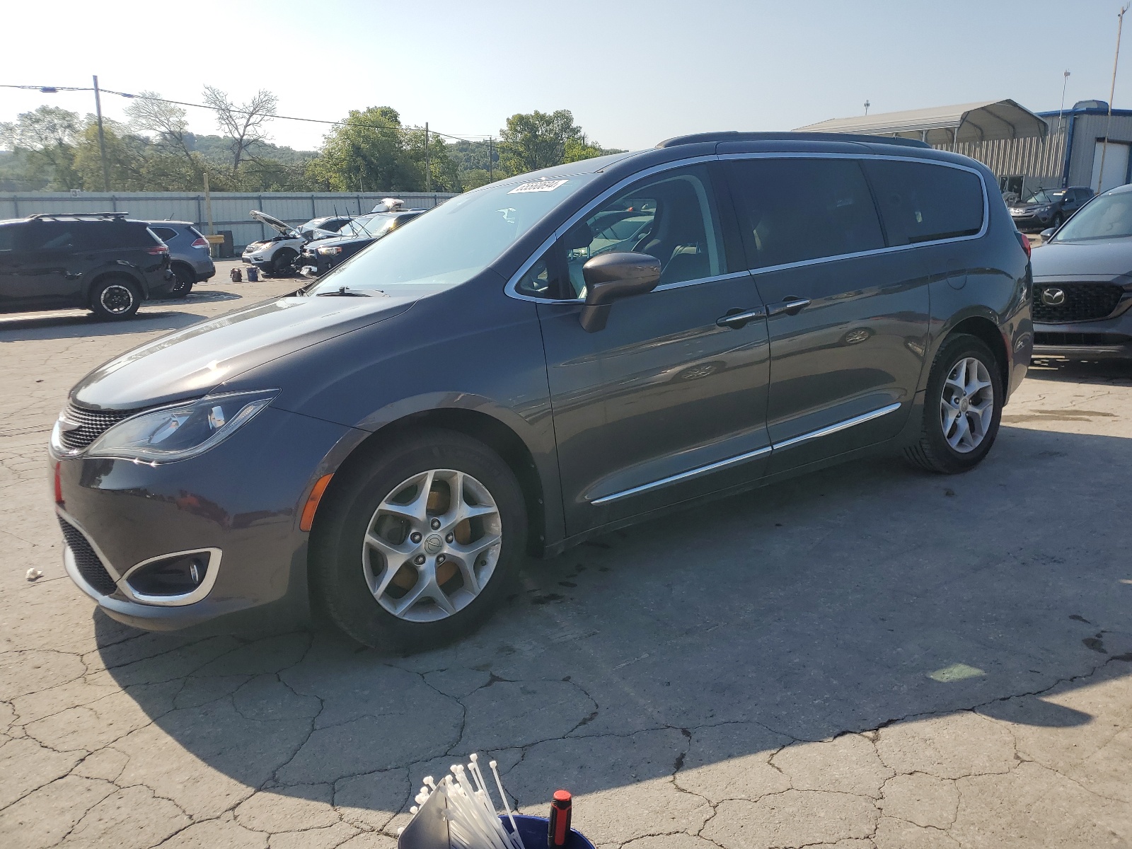 2017 Chrysler Pacifica Touring L vin: 2C4RC1BG6HR763480