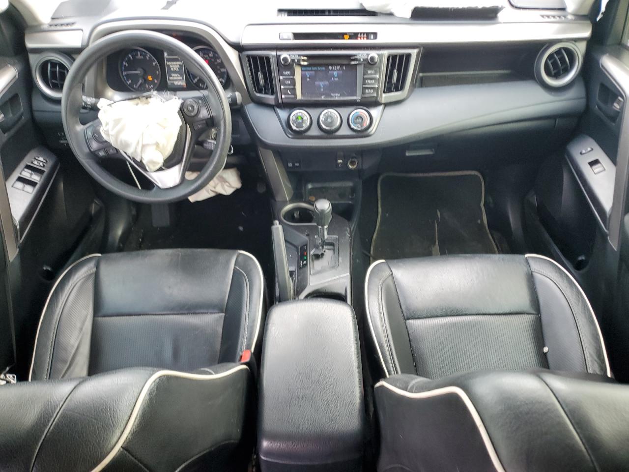 JTMZFREV1HD106282 2017 Toyota Rav4 Le