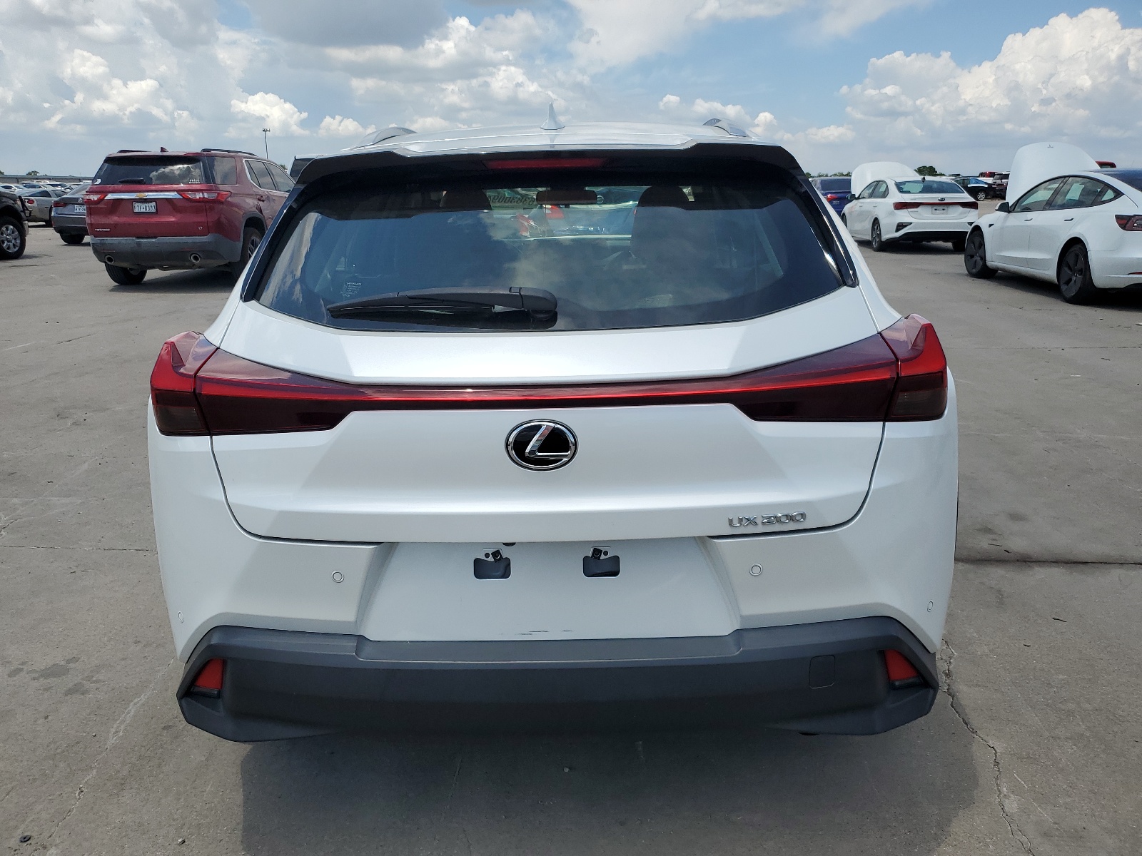 JTHX3JBH6M2036749 2021 Lexus Ux 200