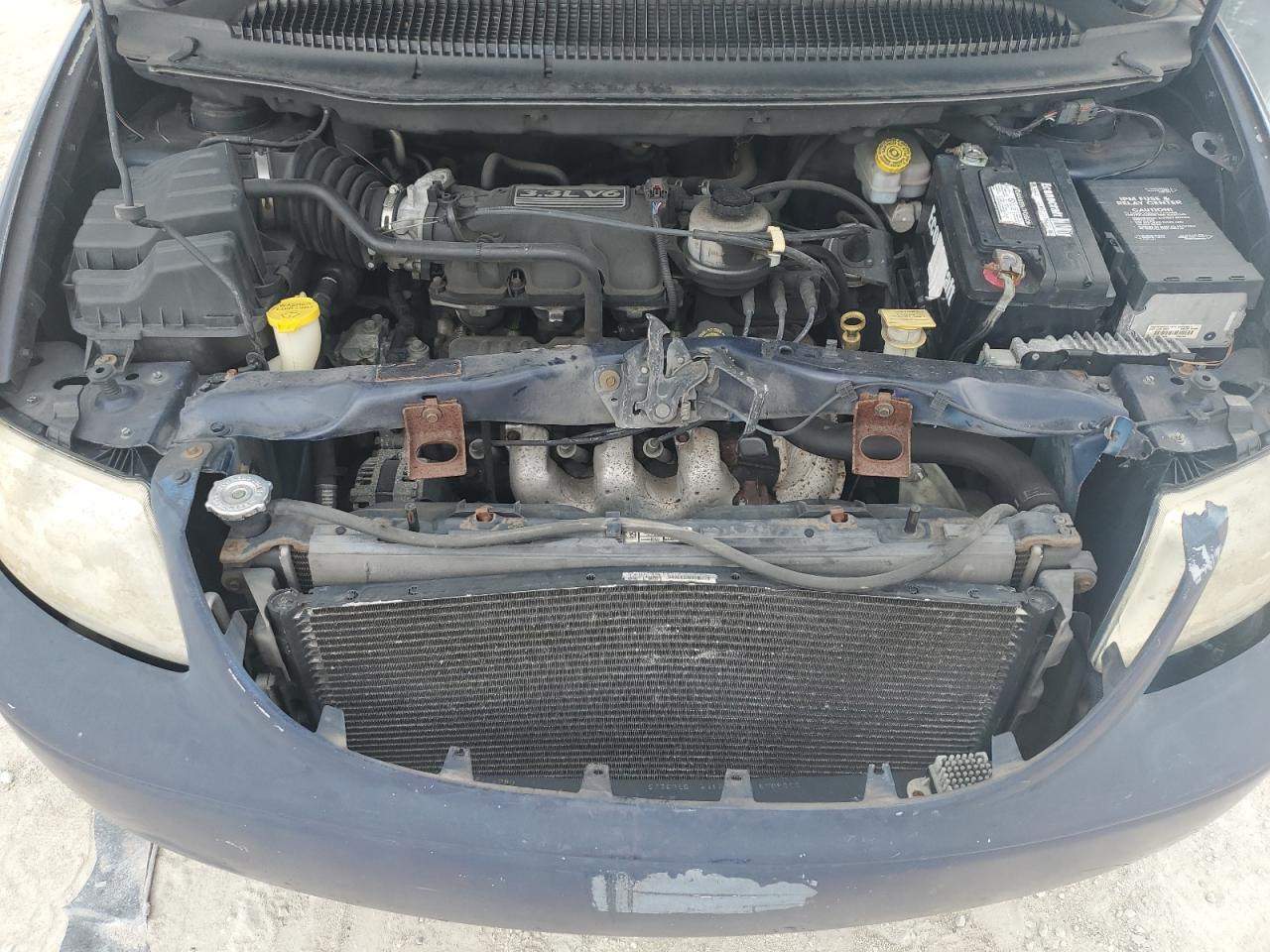 2003 Chrysler Town & Country VIN: 2C4GP24R73R255365 Lot: 61881684