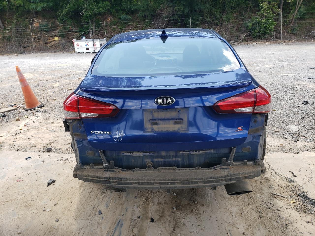 2017 Kia Forte Lx VIN: 3KPFL4A78HE098850 Lot: 61878254