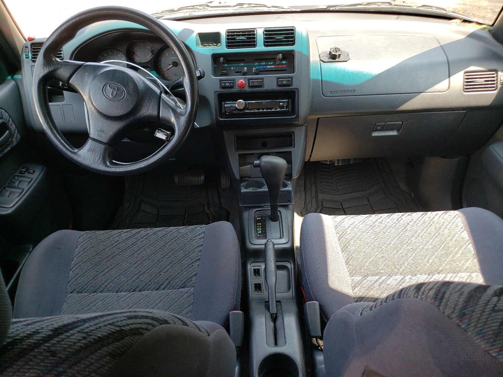 JT3HP10V5W7078083 1998 Toyota Rav4