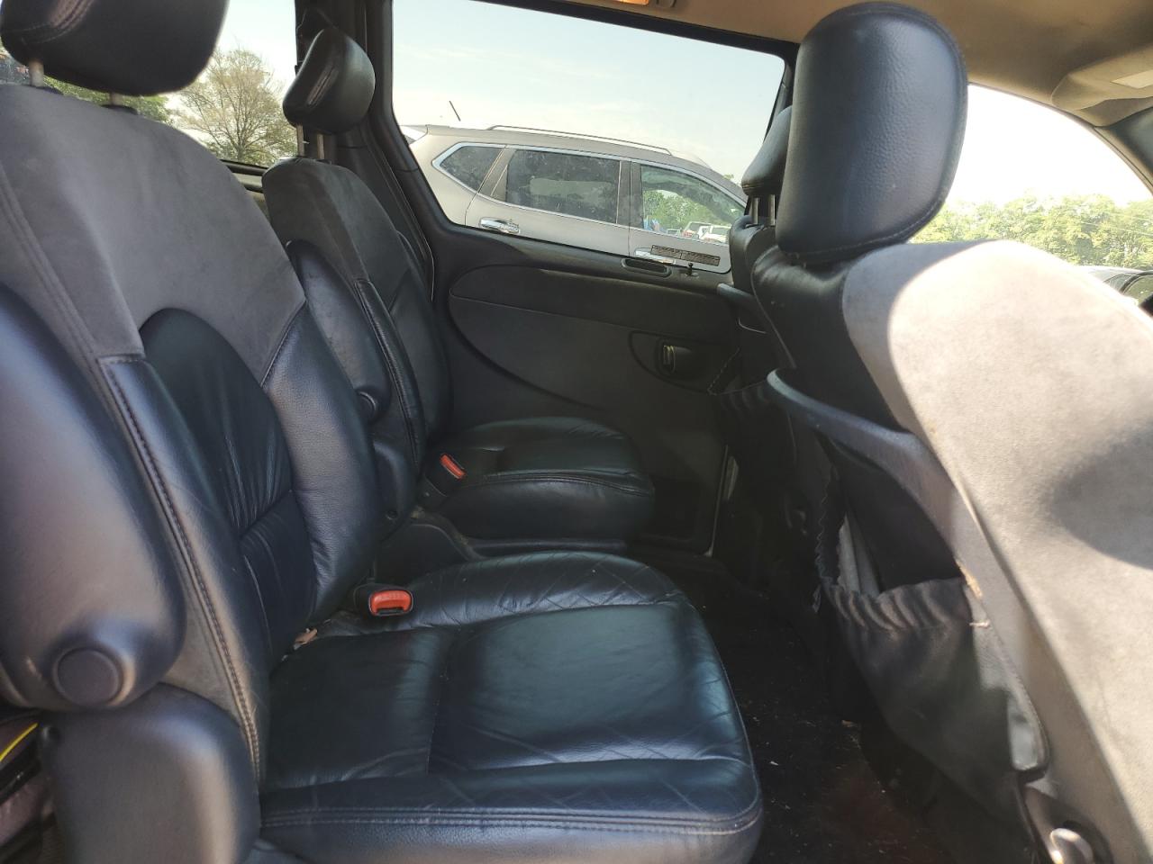 2001 Chrysler Town & Country Limited VIN: 2C8GP64L31R208543 Lot: 61989484