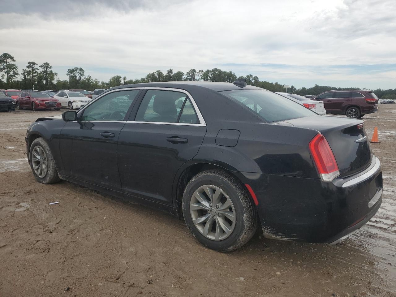 2015 Chrysler 300 Limited VIN: 2C3CCAAG8FH780862 Lot: 63840814