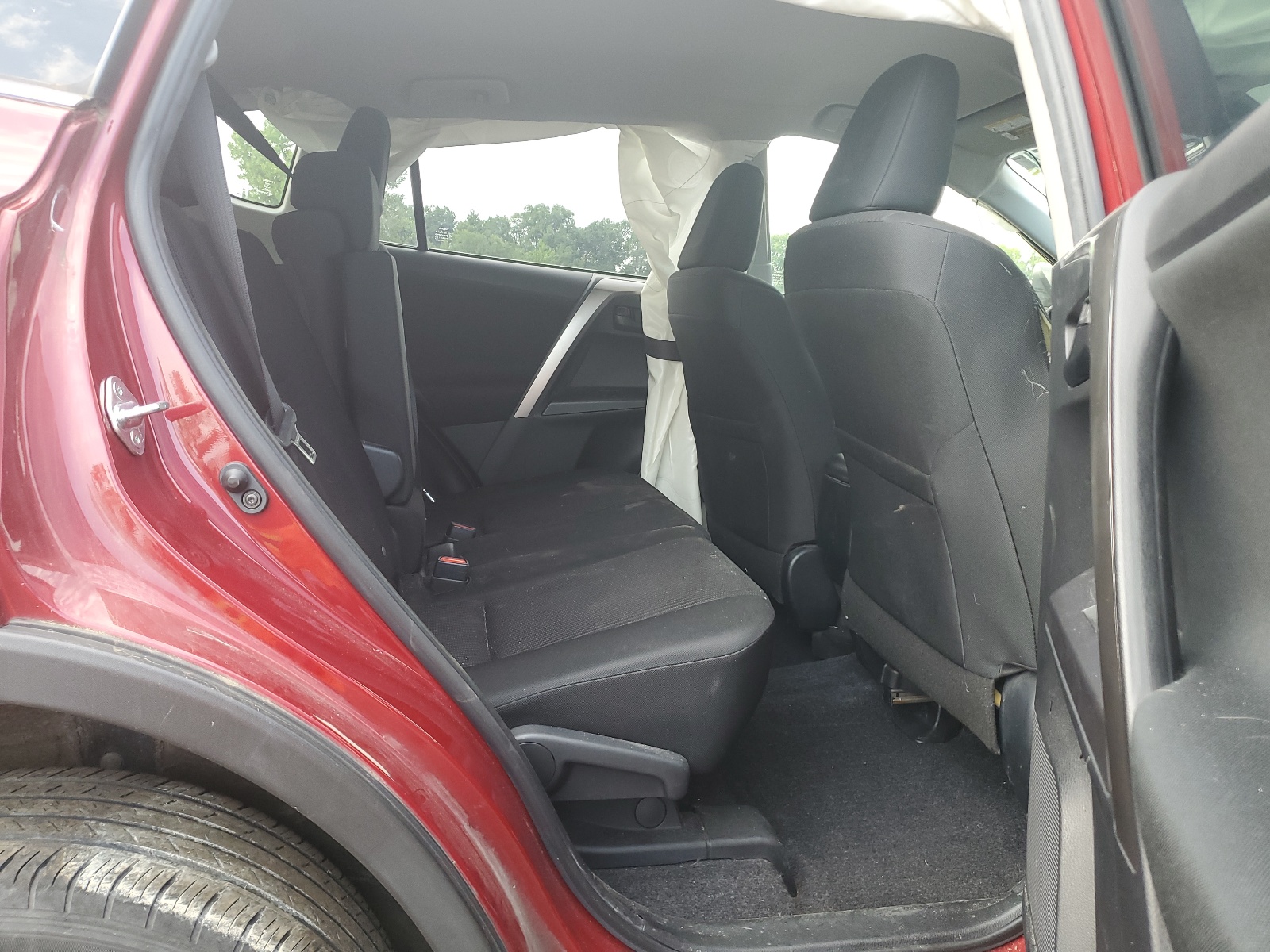 JTMBFREV3JD235969 2018 Toyota Rav4 Le