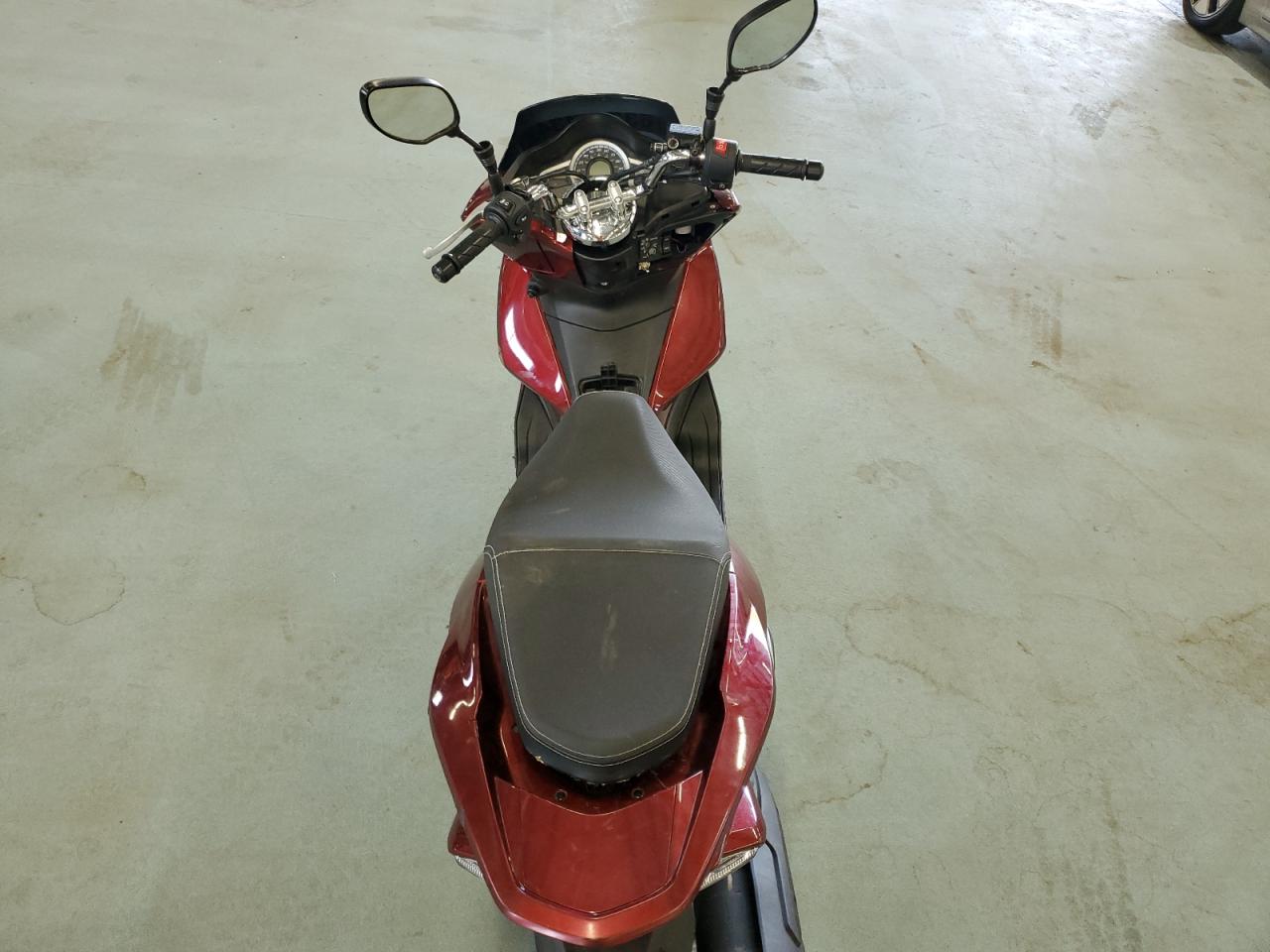 RLHKF1802GY101750 2016 Honda Pcx 150