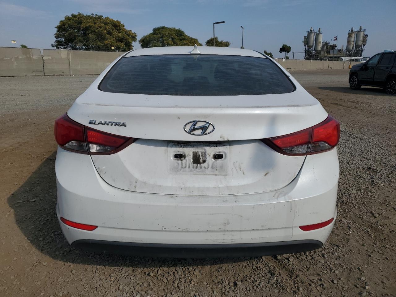 5NPDH4AE8FH644918 2015 Hyundai Elantra Se