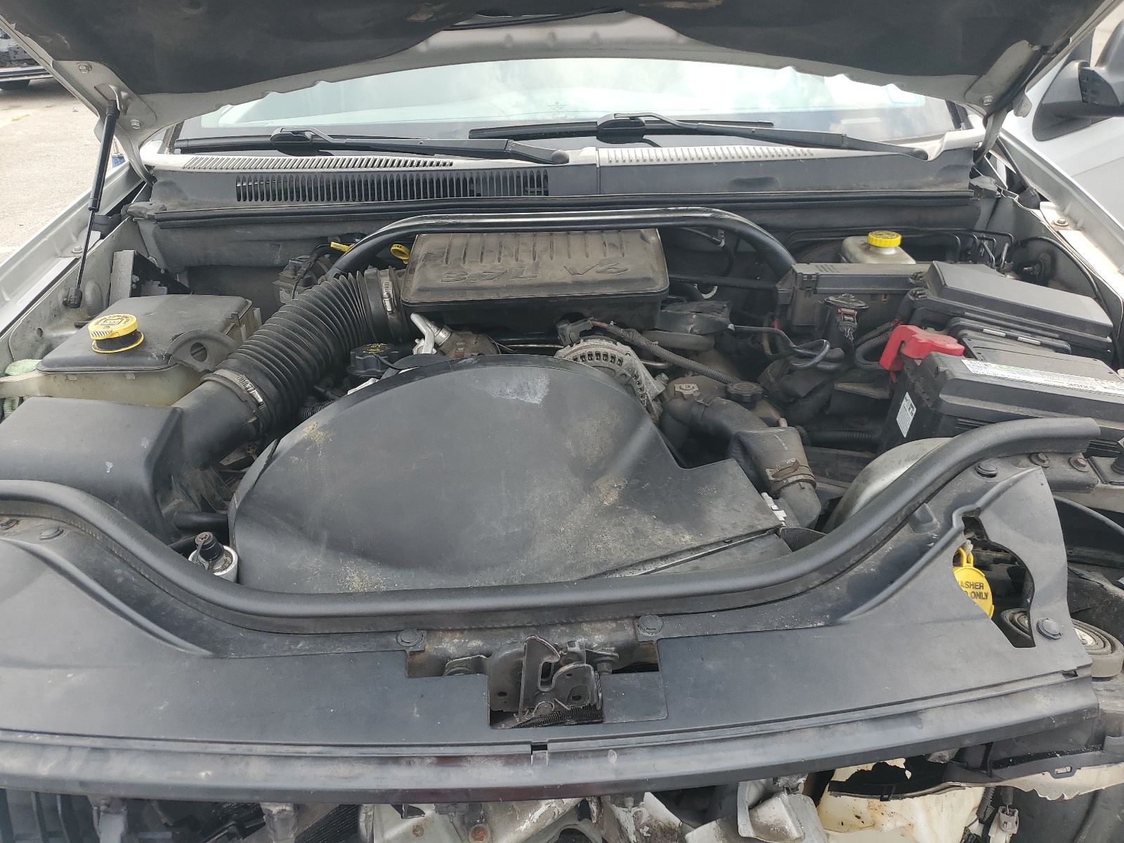 1J4GR48K05C608540 2005 Jeep Grand Cherokee Laredo