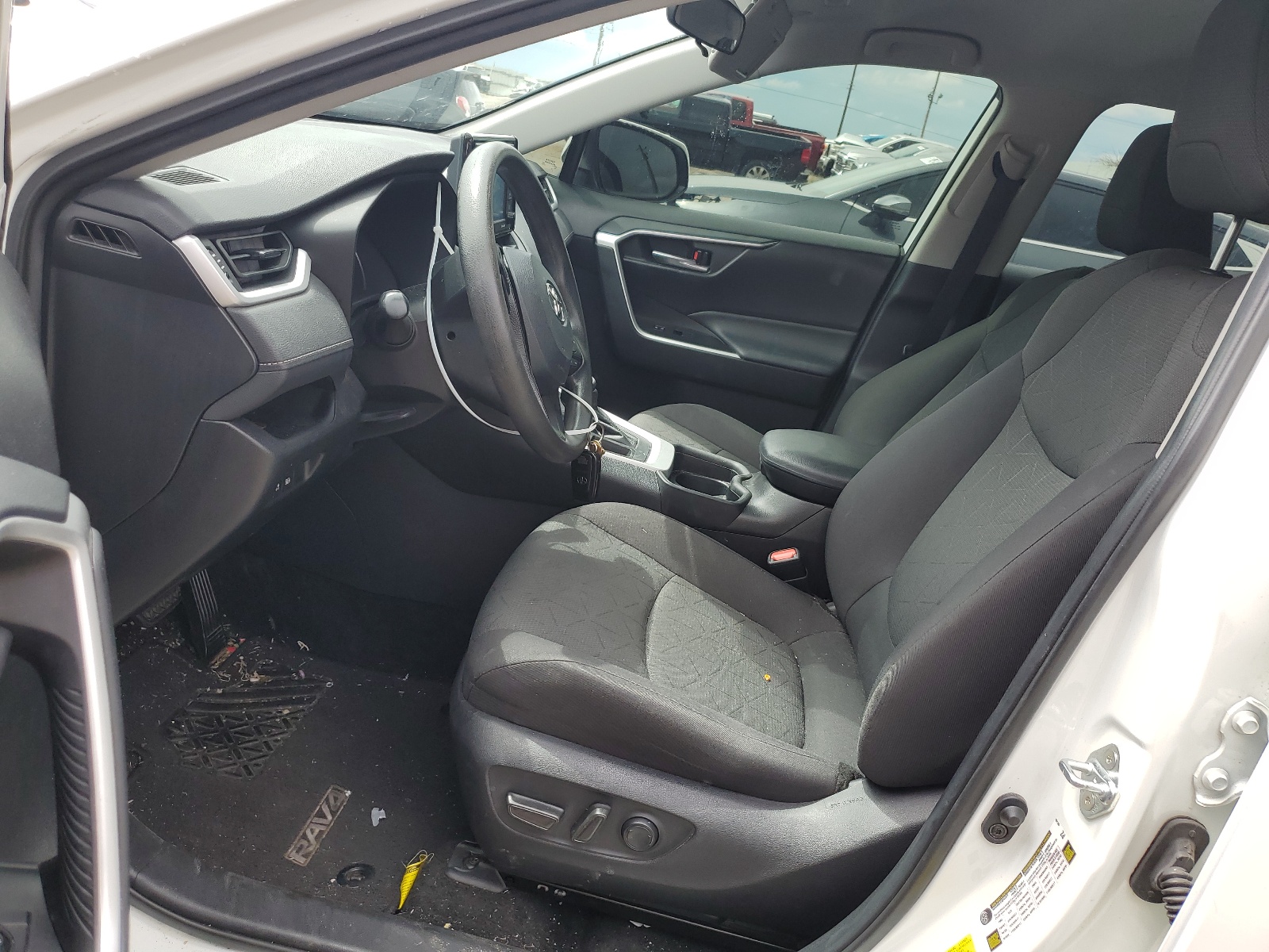 2T3W1RFV6MC143522 2021 Toyota Rav4 Xle