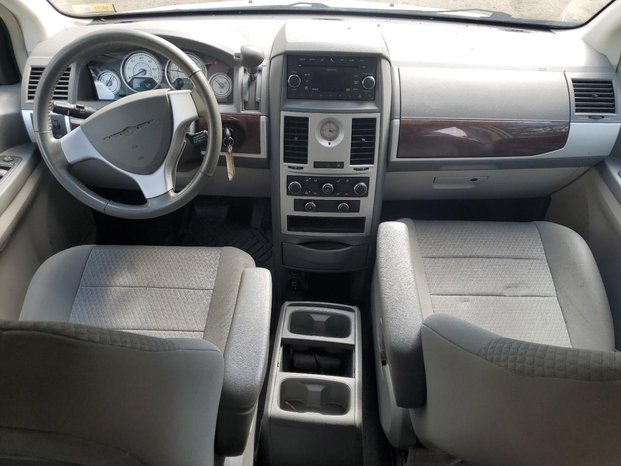 2010 Chrysler Town & Country Touring VIN: 2A4RR5D17AR170581 Lot: 62000984