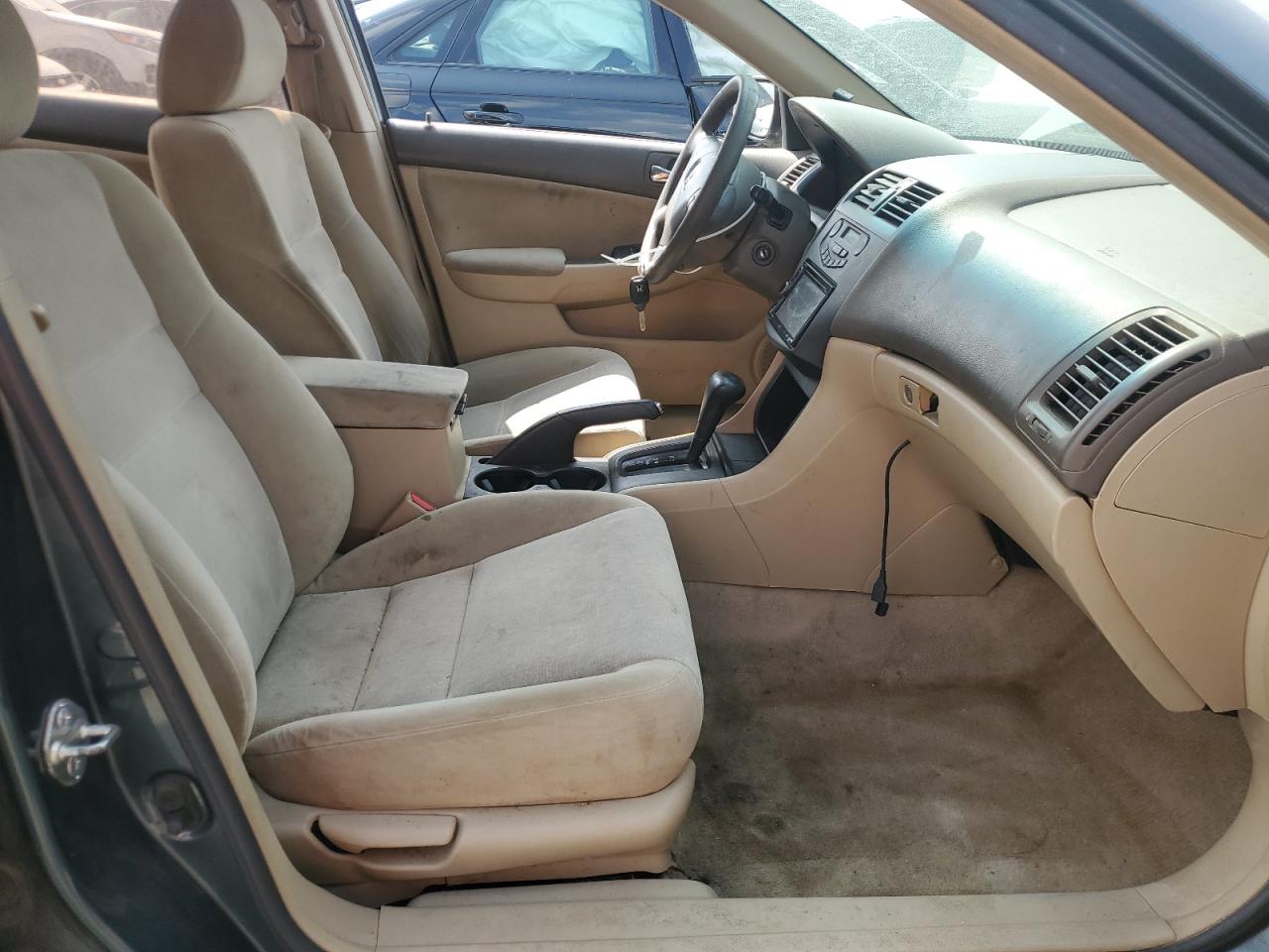 2004 Honda Accord Lx VIN: 3HGCM56304G702211 Lot: 62118074