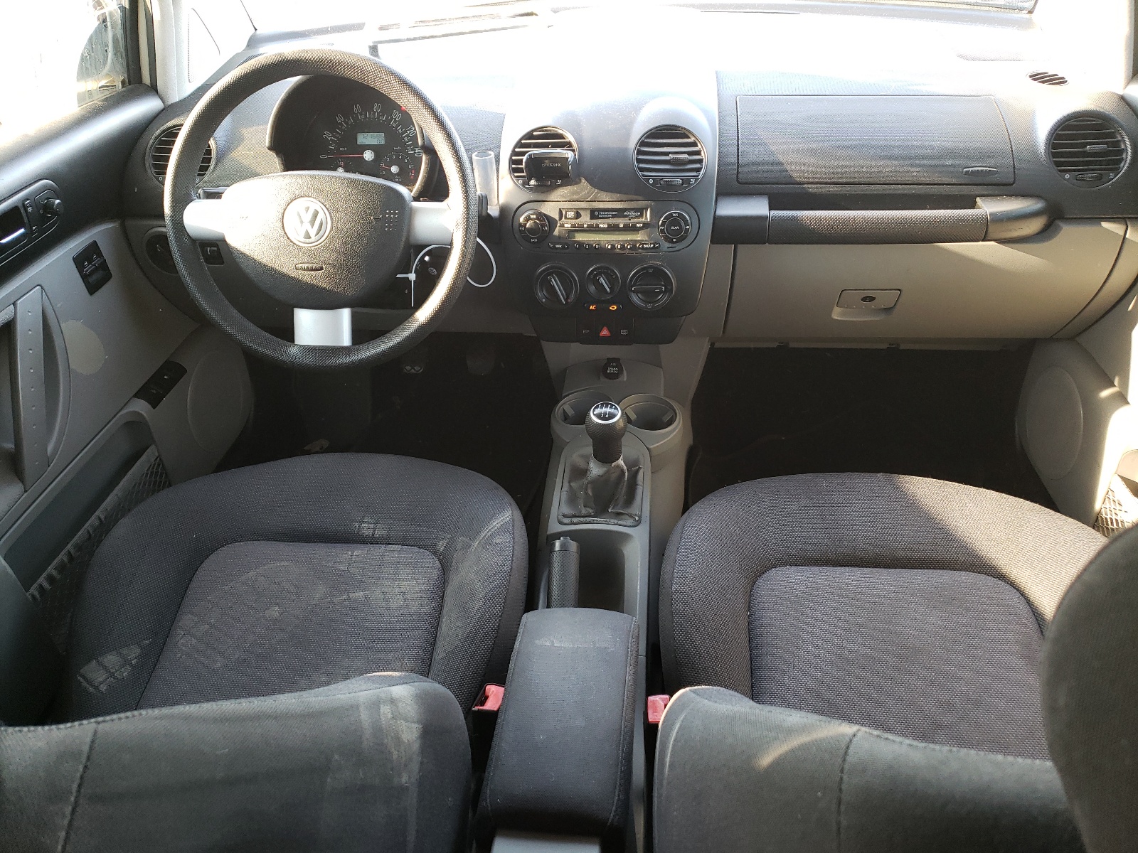 3VWCK21CX3M436185 2003 Volkswagen New Beetle Gls