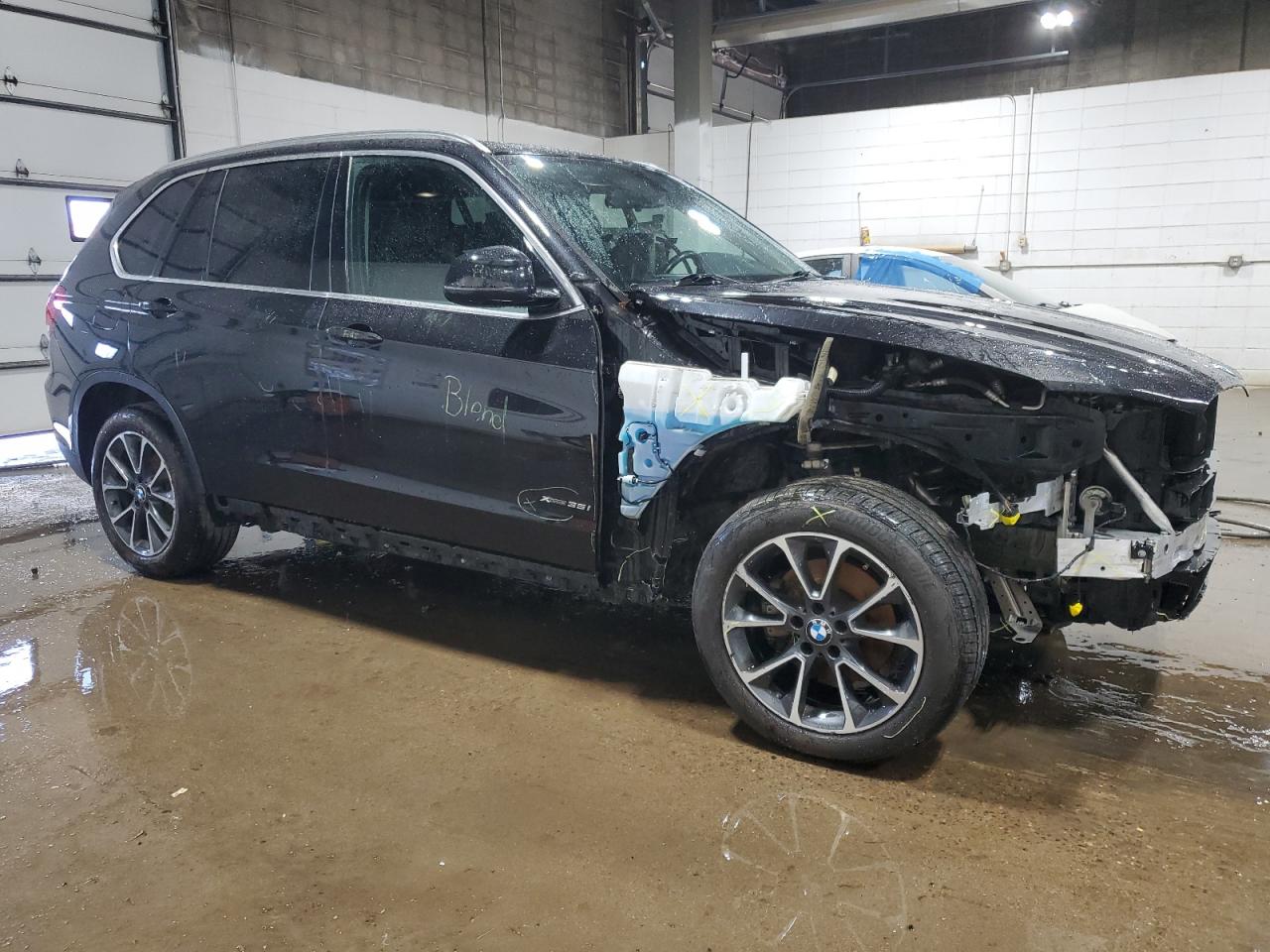 VIN 5UXKR0C32H0V84769 2017 BMW X5 no.4