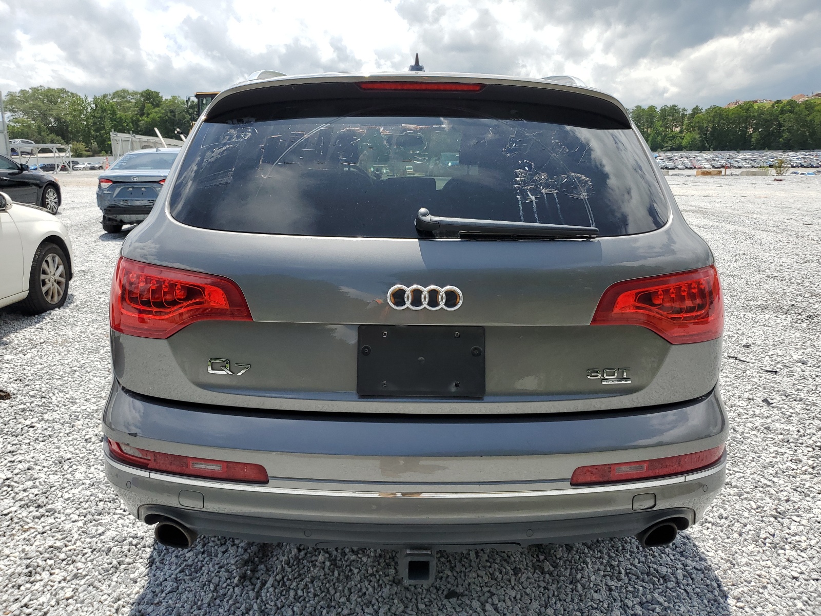 2015 Audi Q7 Premium Plus vin: WA1LGAFE1FD021890