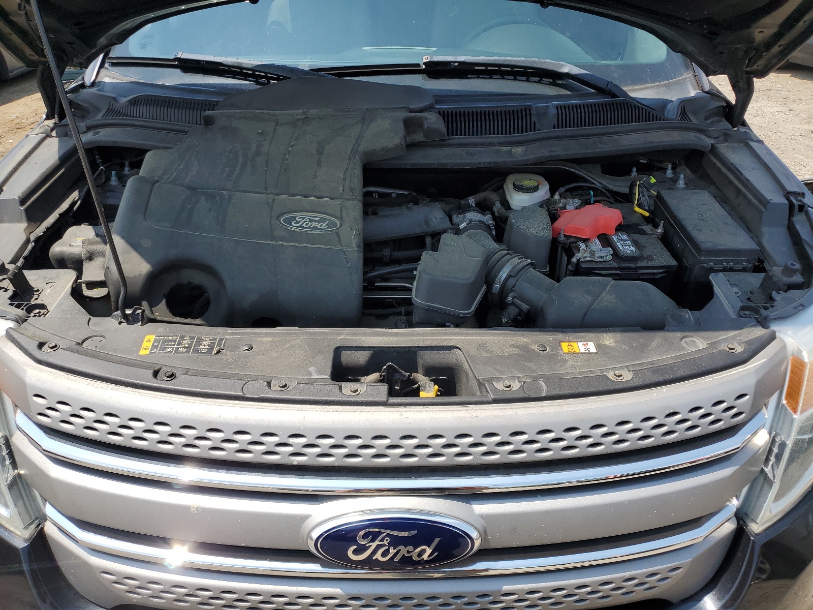 2014 Ford Explorer vin: 1FM5K8B81EGB76535