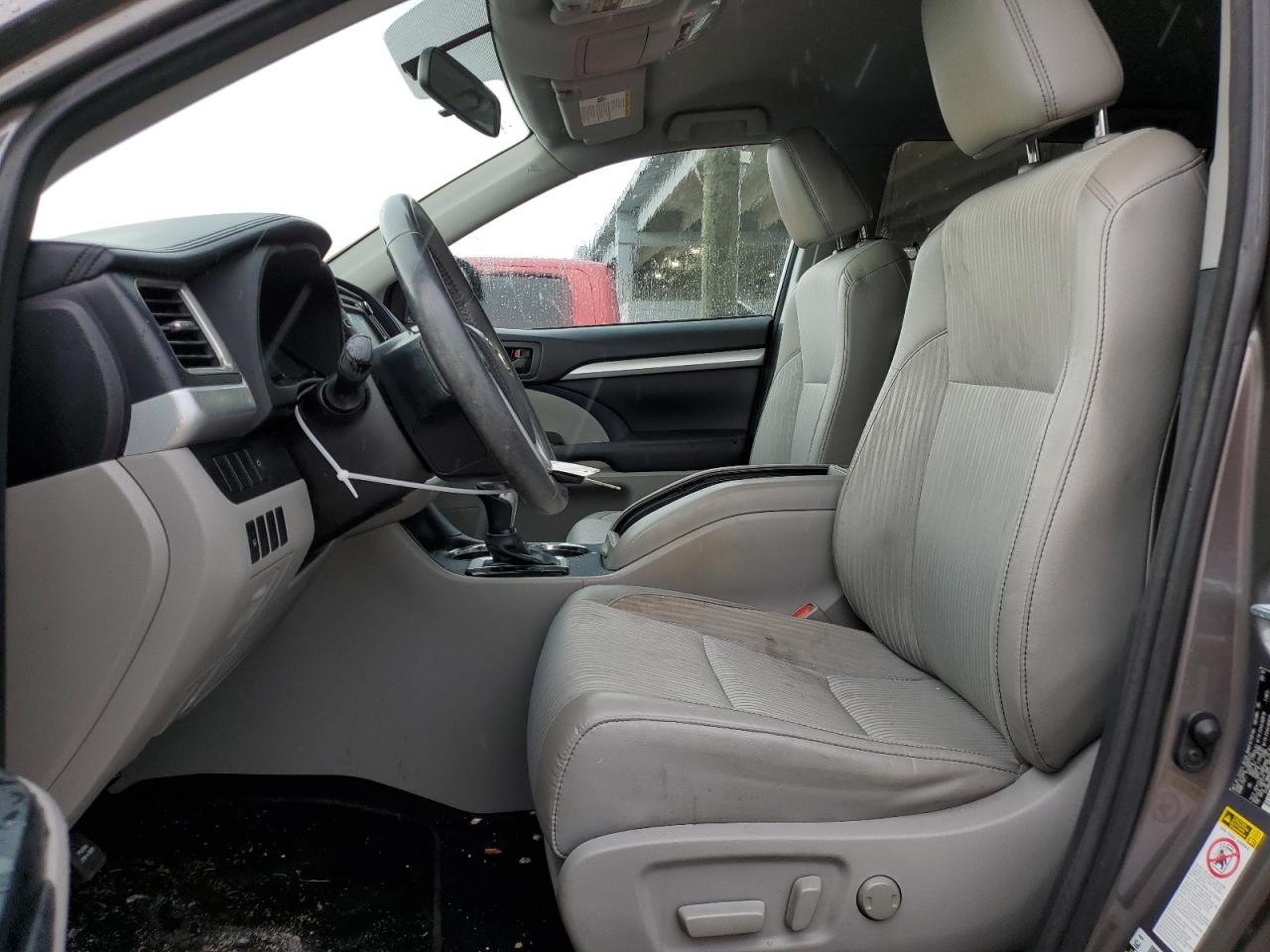 2016 Toyota Highlander Le VIN: 5TDBKRFH8GS338161 Lot: 63953354