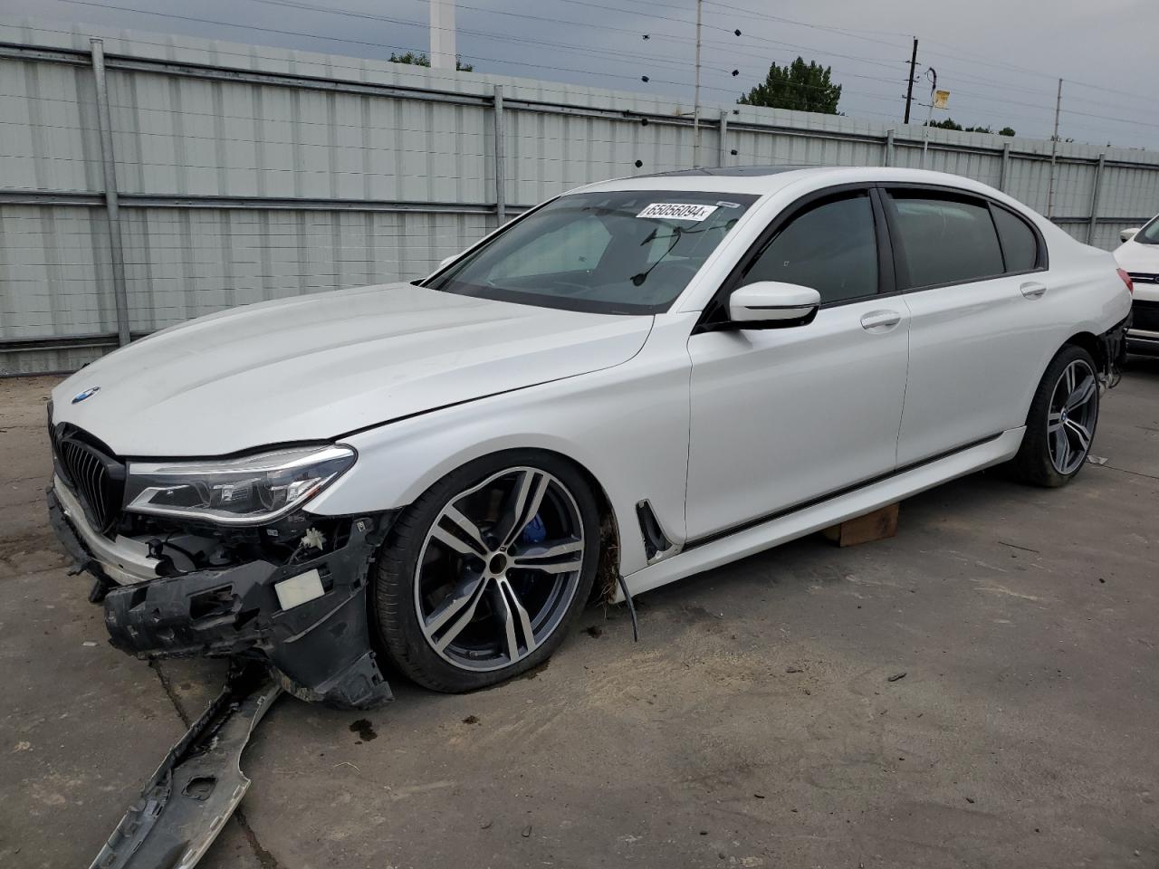 WBA7F0C37HGM21538 2017 BMW 7 SERIES - Image 1