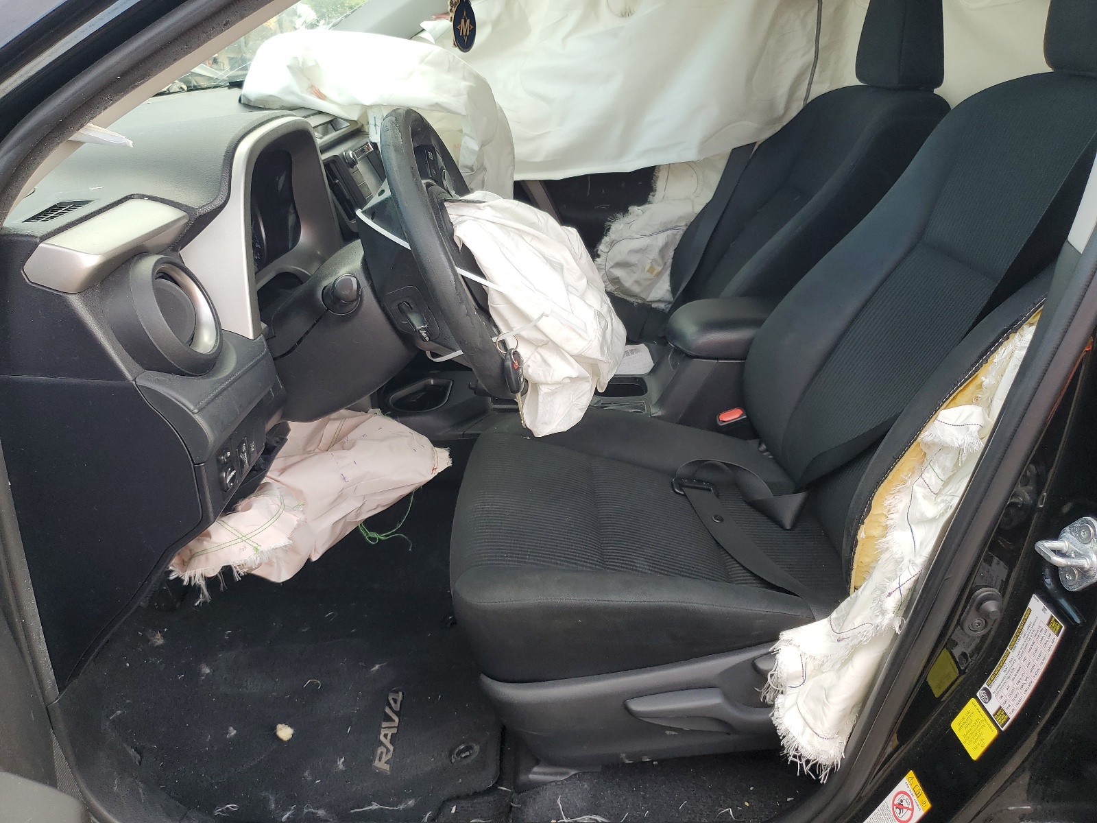 2T3ZFREV1HW392203 2017 Toyota Rav4 Le