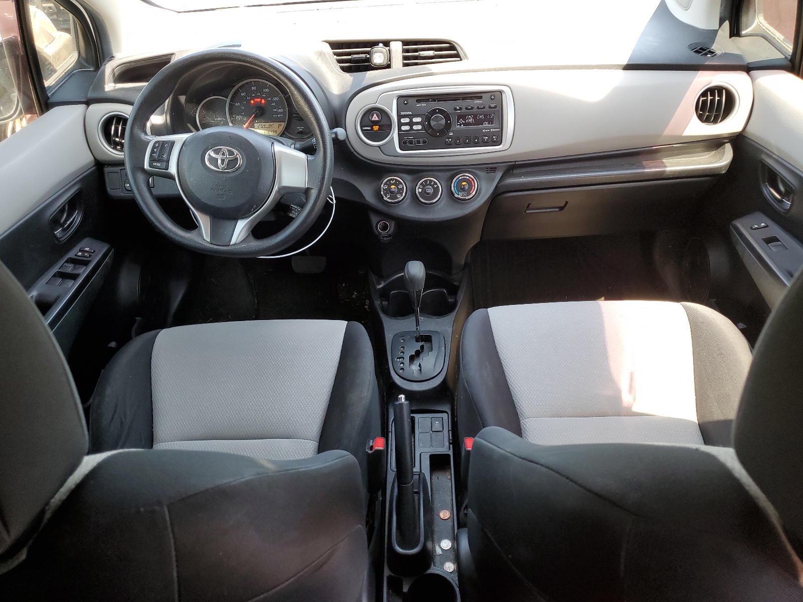 JTDKTUD35ED581104 2014 Toyota Yaris