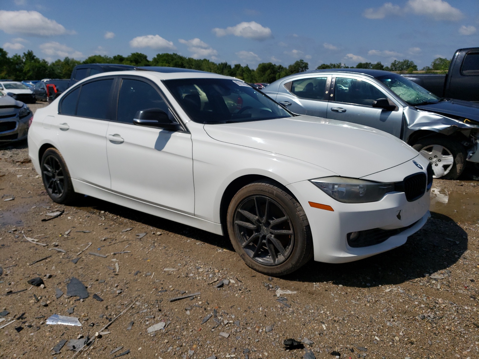 2013 BMW 328 Xi Sulev vin: WBA3B5G58DNP41072