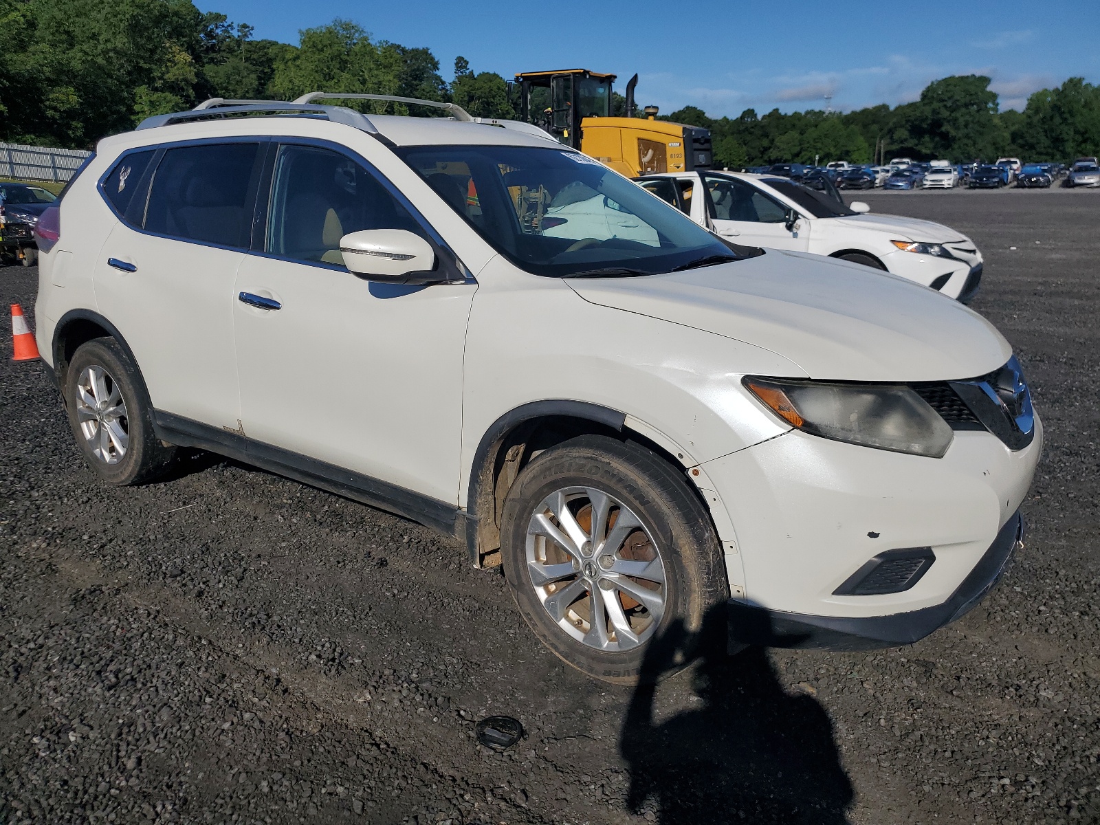 2015 Nissan Rogue S vin: KNMAT2MT3FP564396