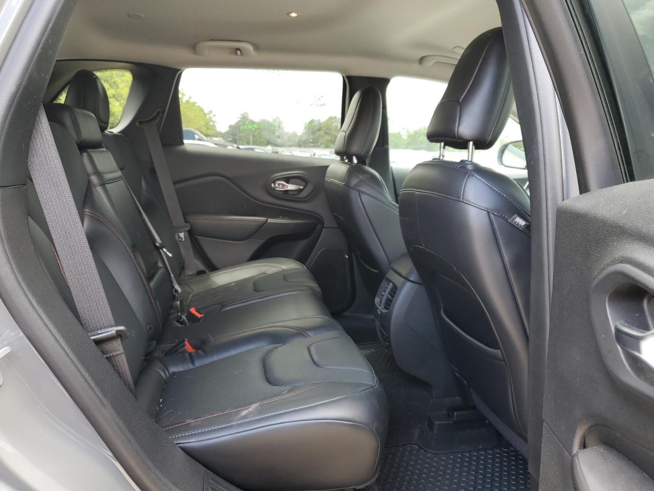 2019 Jeep Cherokee Trailhawk VIN: 1C4PJMBN2KD379879 Lot: 64177194