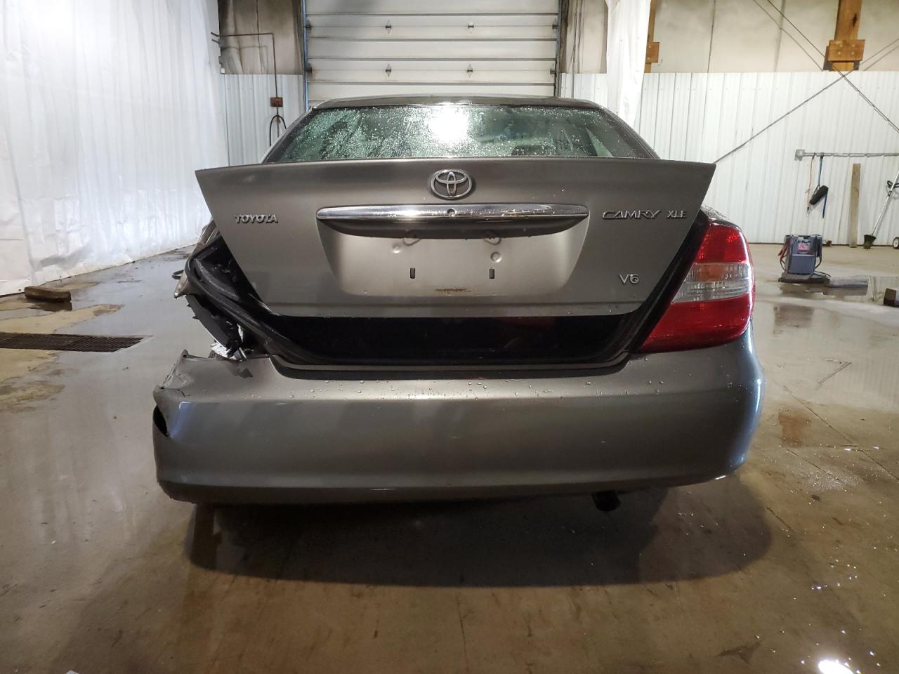 2004 Toyota Camry Le VIN: 4T1BF30K24U578993 Lot: 61938564