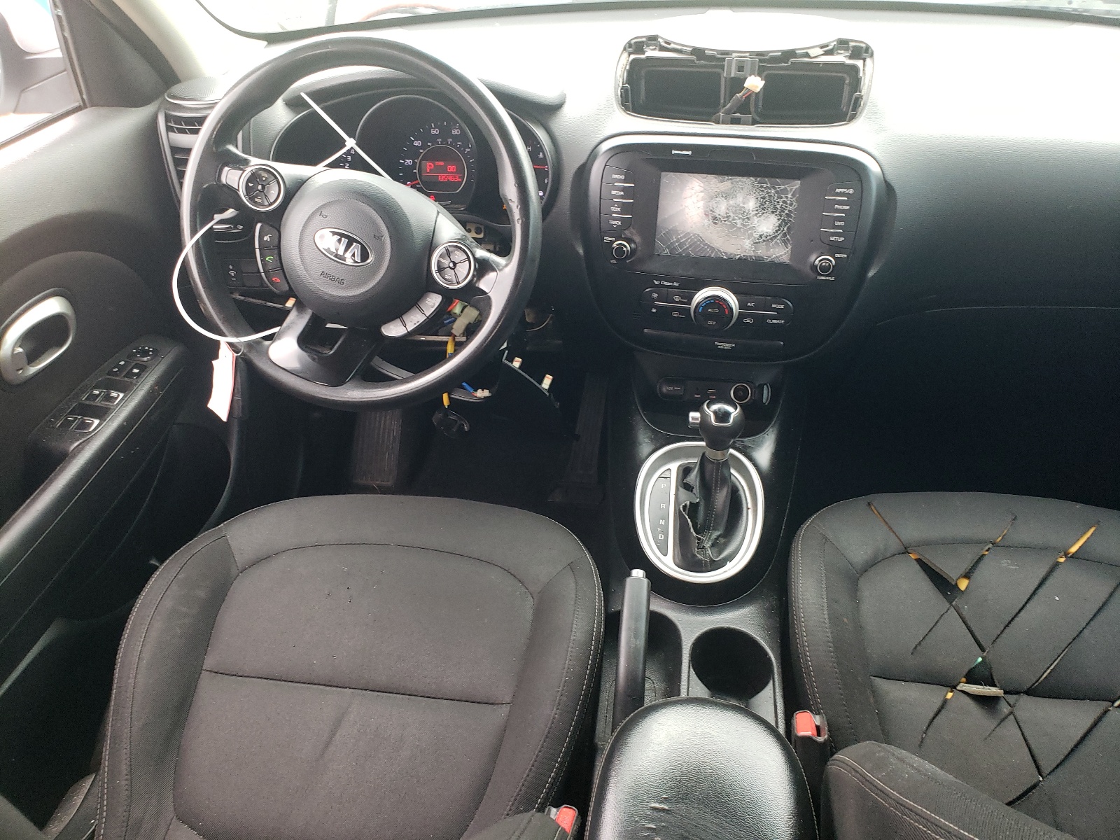 KNDJP3A55J7578146 2018 Kia Soul +