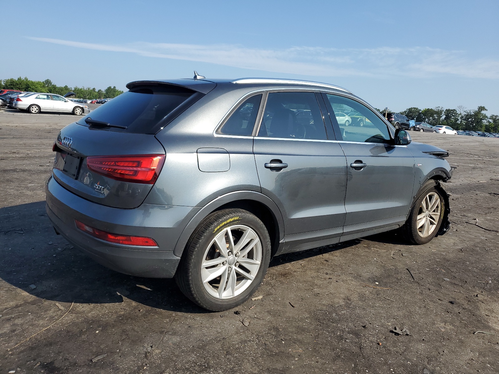 WA1JCCFS2JR008291 2018 Audi Q3 Premium Plus