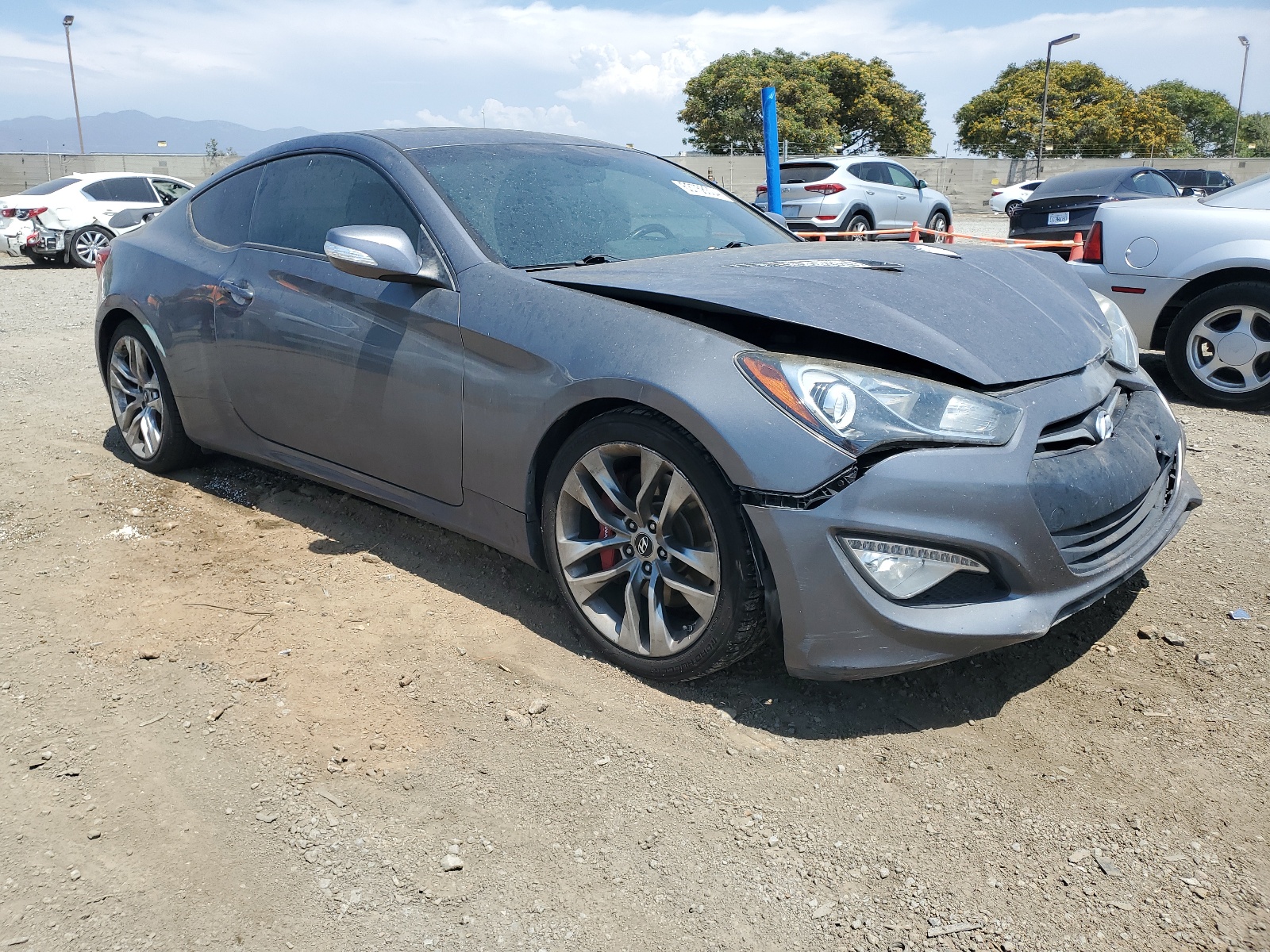 2014 Hyundai Genesis Coupe 3.8L vin: KMHHU6KJ2EU120829