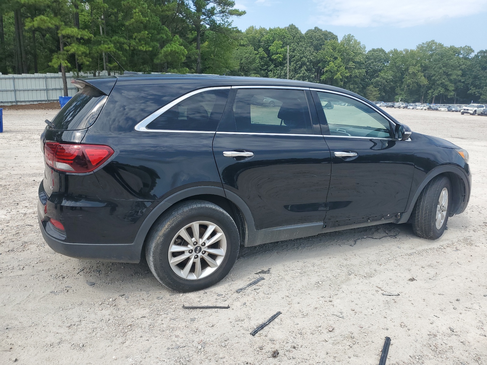 2019 Kia Sorento Lx vin: 5XYPG4A5XKG494876