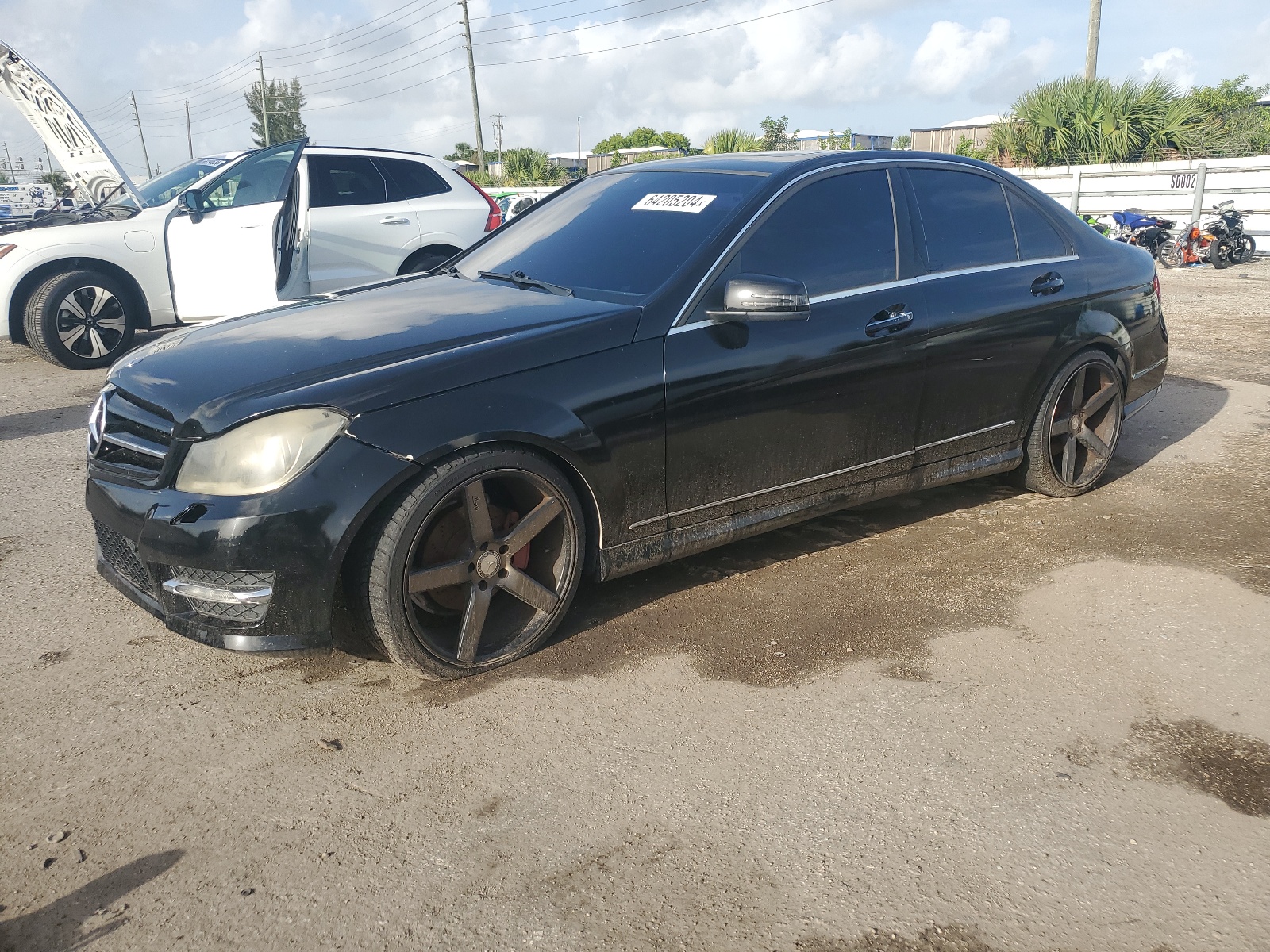 2012 Mercedes-Benz C 250 vin: WDDGF4HB1CR225219