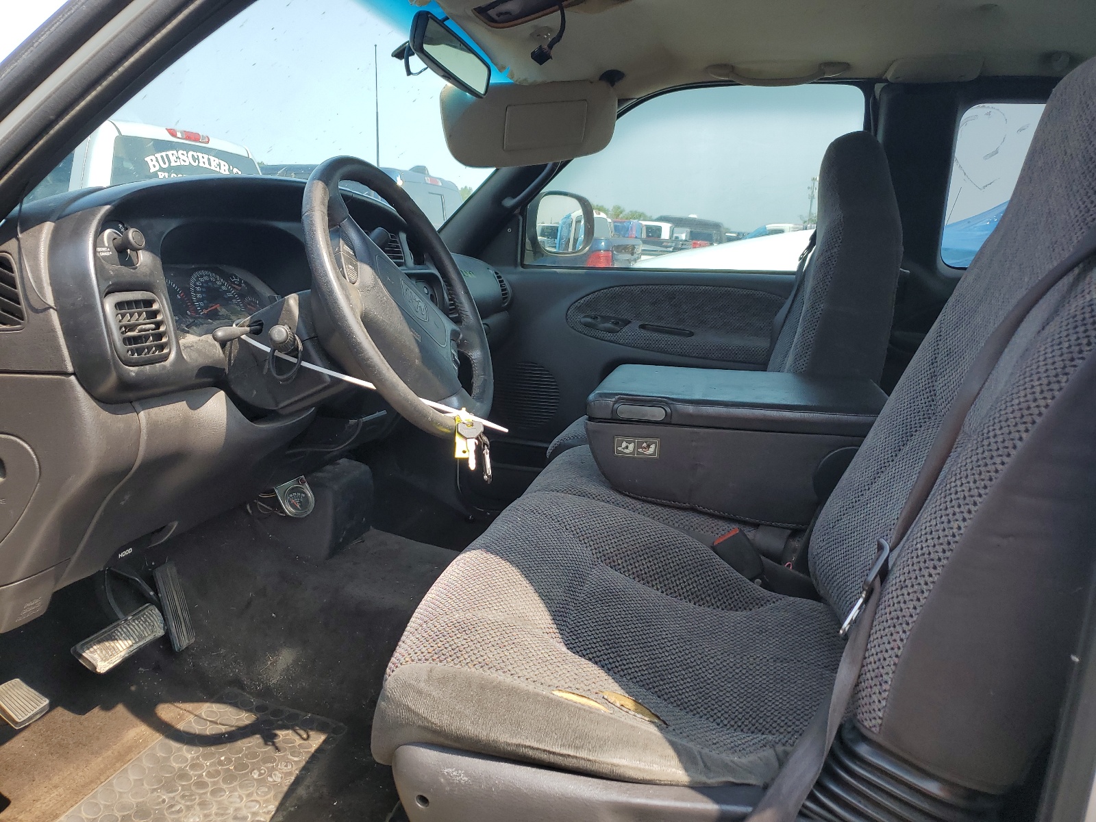 3B7HC13Y0WG226853 1998 Dodge Ram 1500