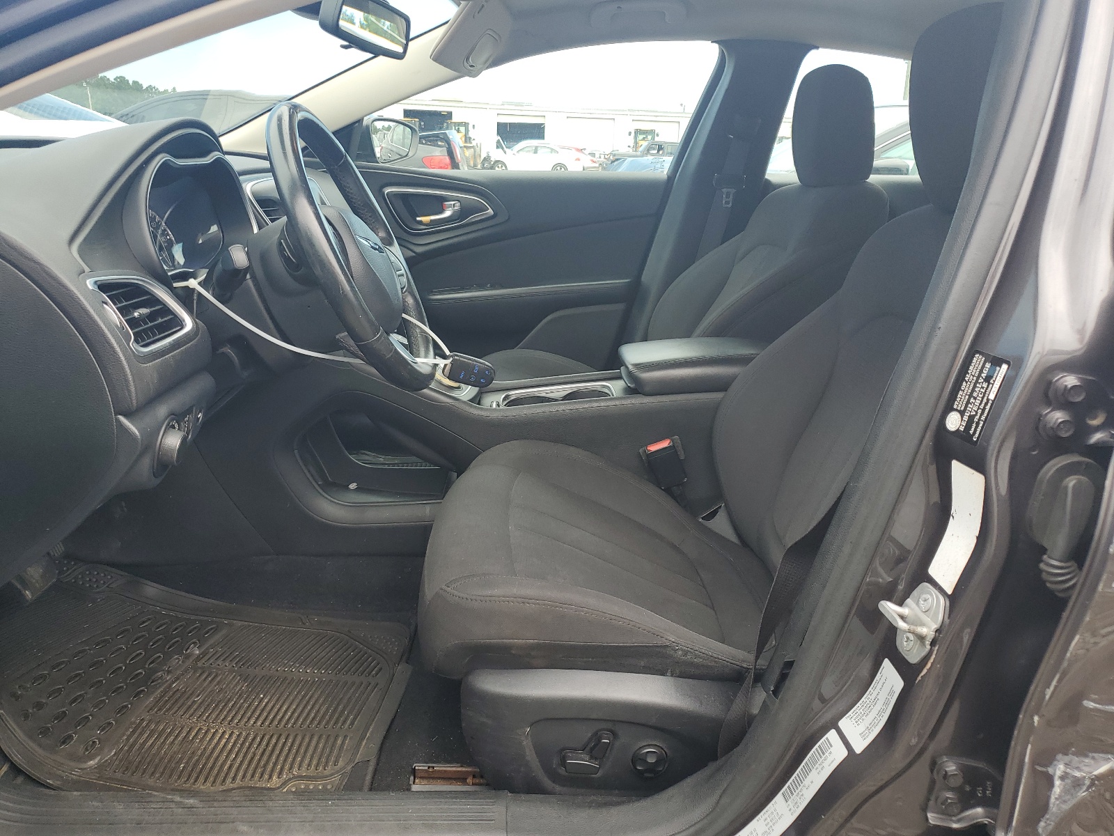 1C3CCCAB8FN687752 2015 Chrysler 200 Limited