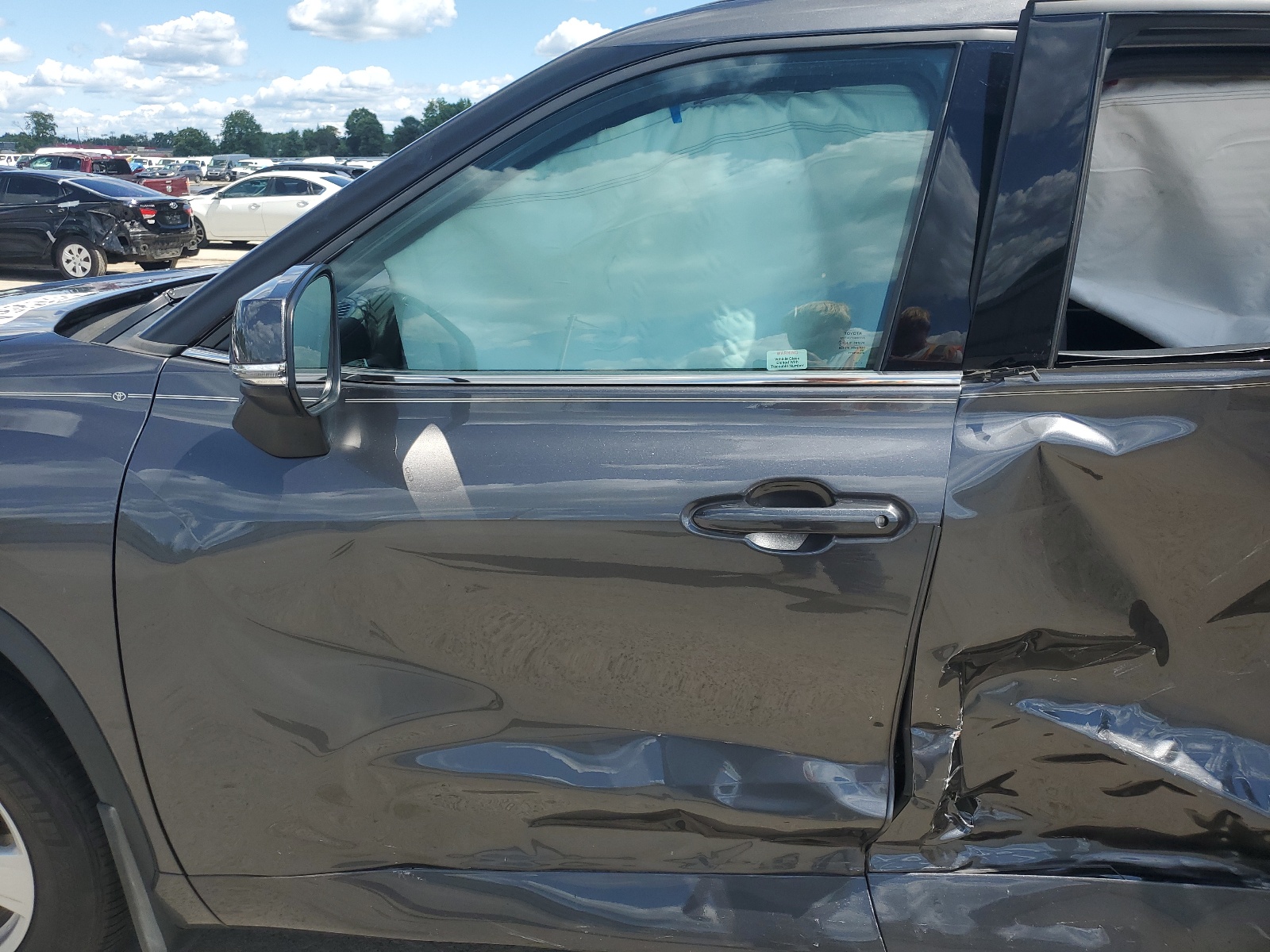 5TDCZRBH9MS135670 2021 Toyota Highlander L