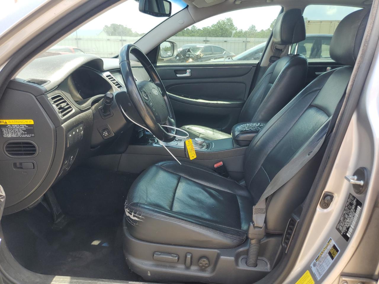 2013 Hyundai Genesis 3.8L VIN: KMHGC4DD4DU250619 Lot: 82690194