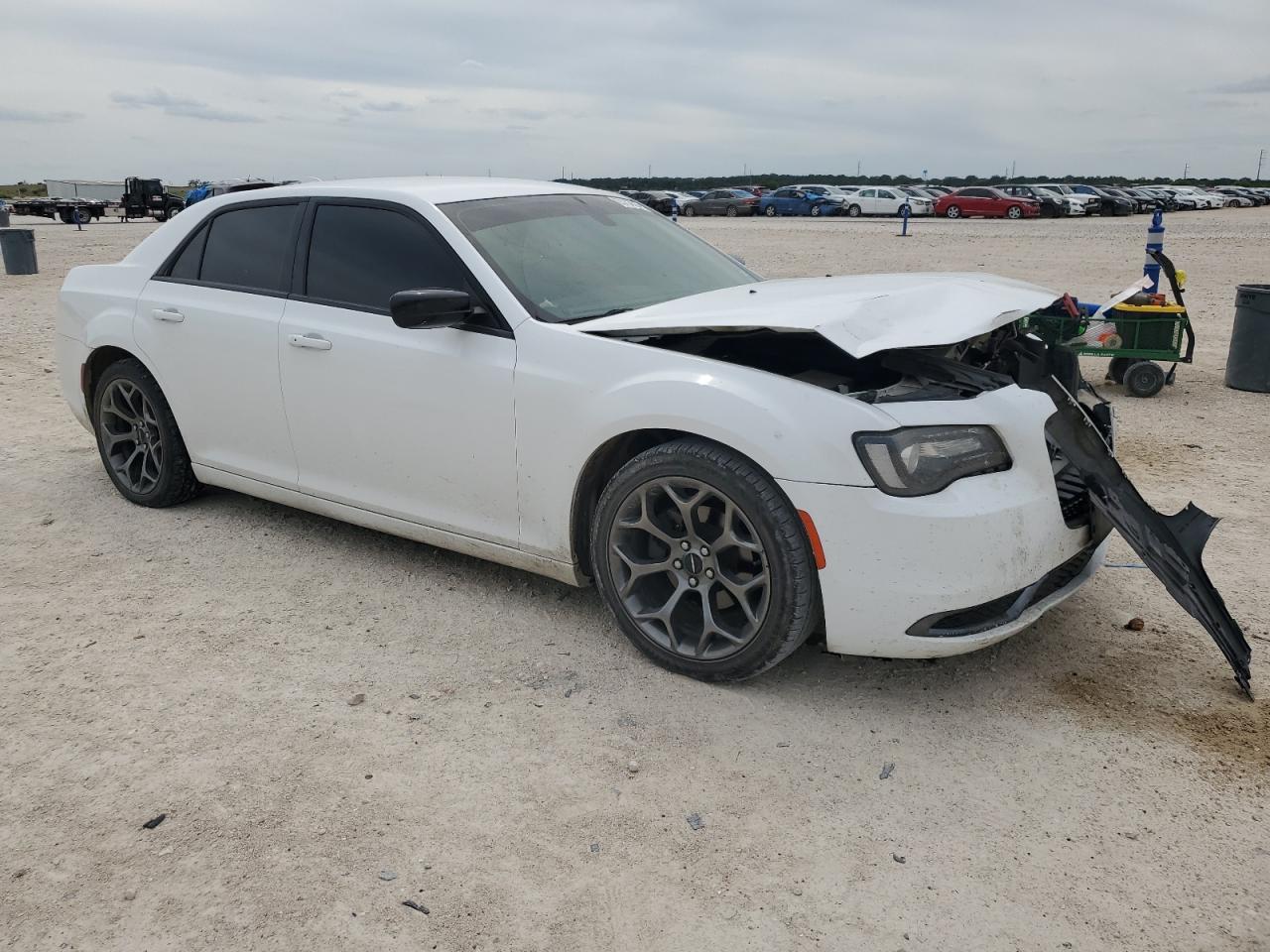 2018 Chrysler 300 - Image 4