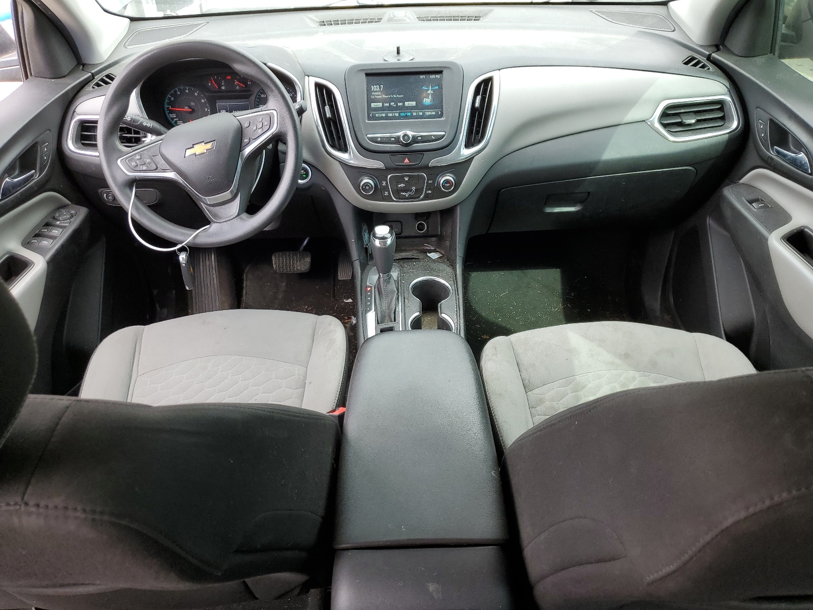 2GNAXHEV3J6210028 2018 Chevrolet Equinox Ls