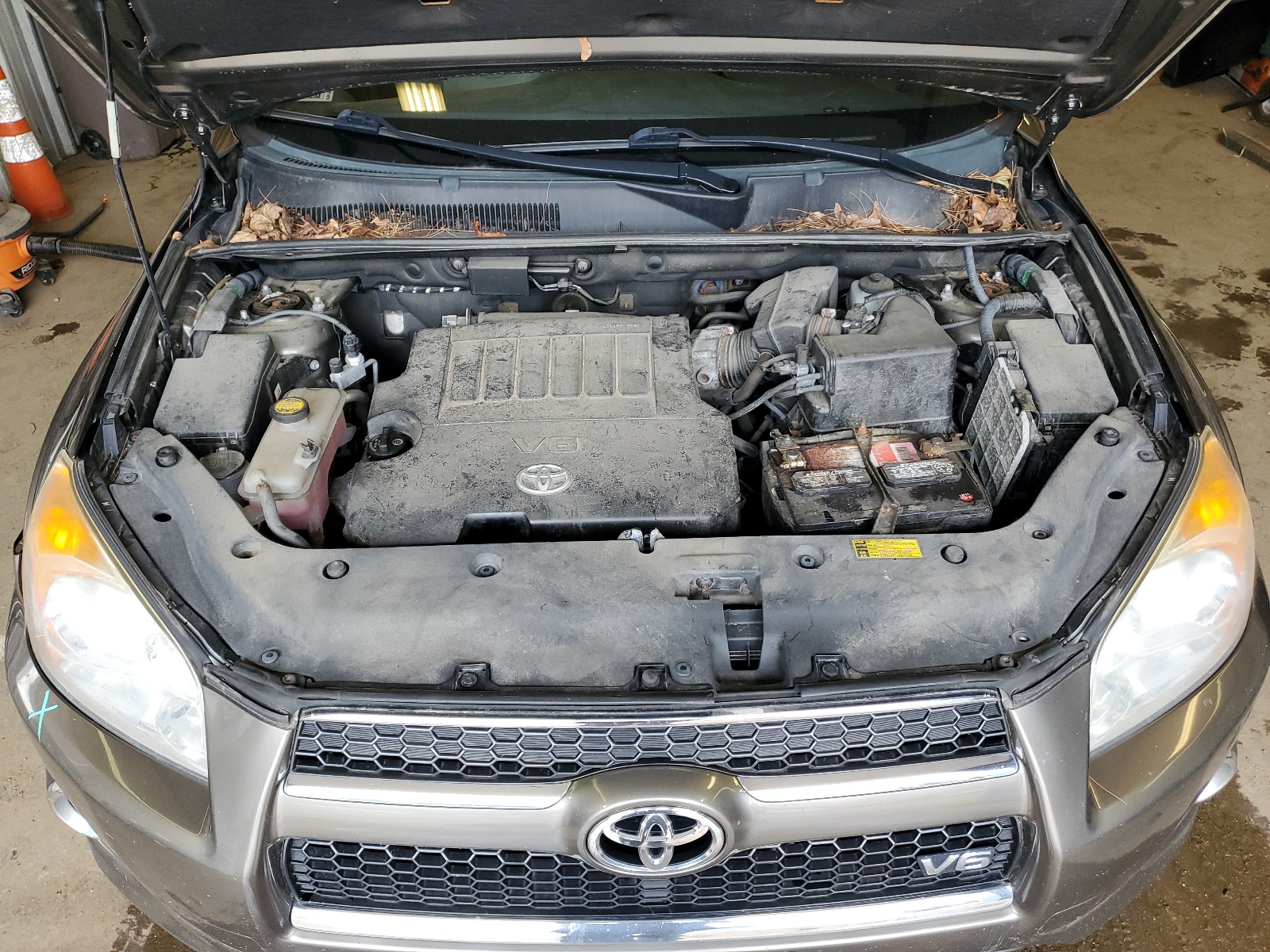 2T3DK4DV7BW043600 2011 Toyota Rav4 Limited