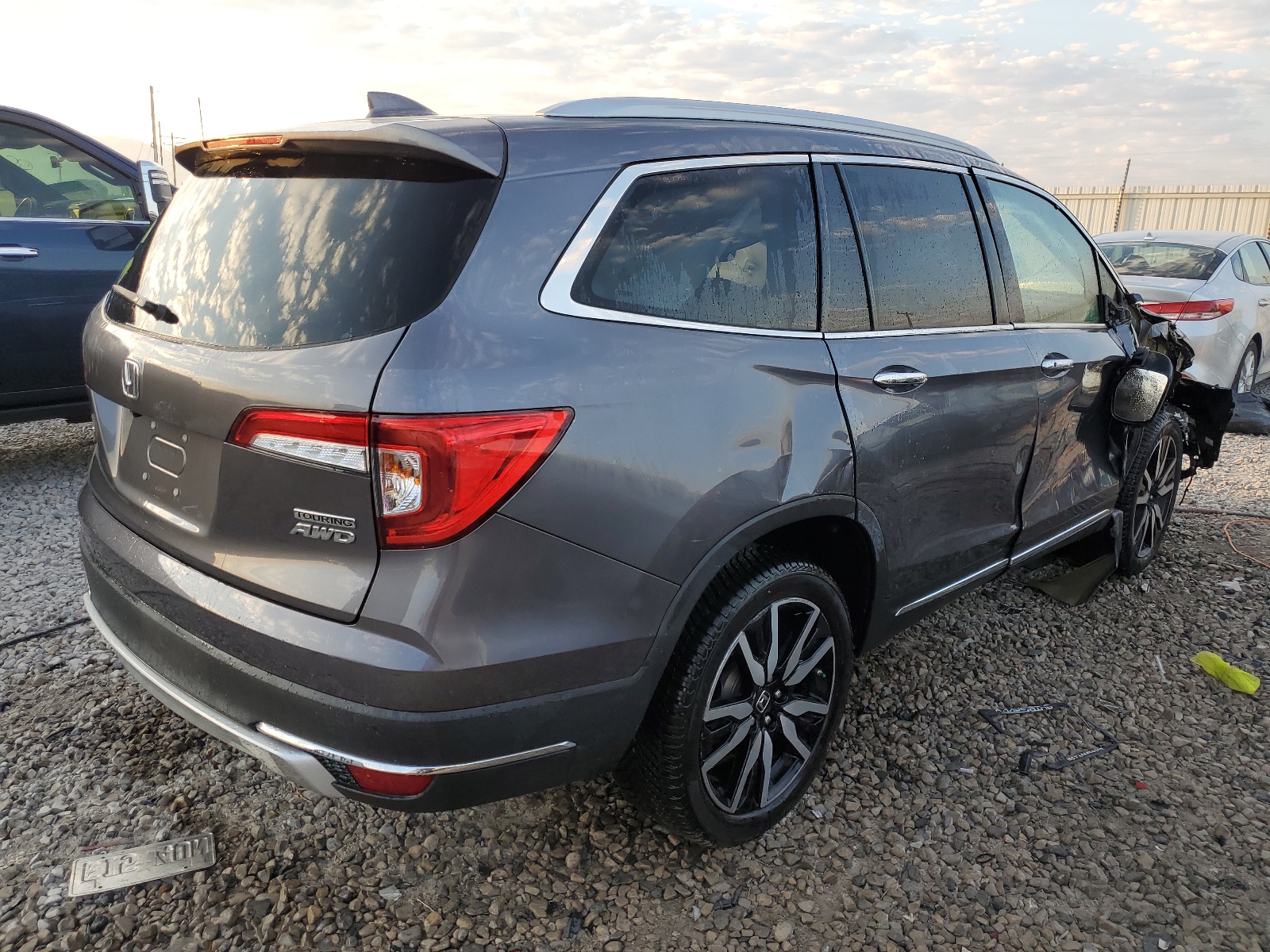 2019 Honda Pilot Touring vin: 5FNYF6H98KB082054