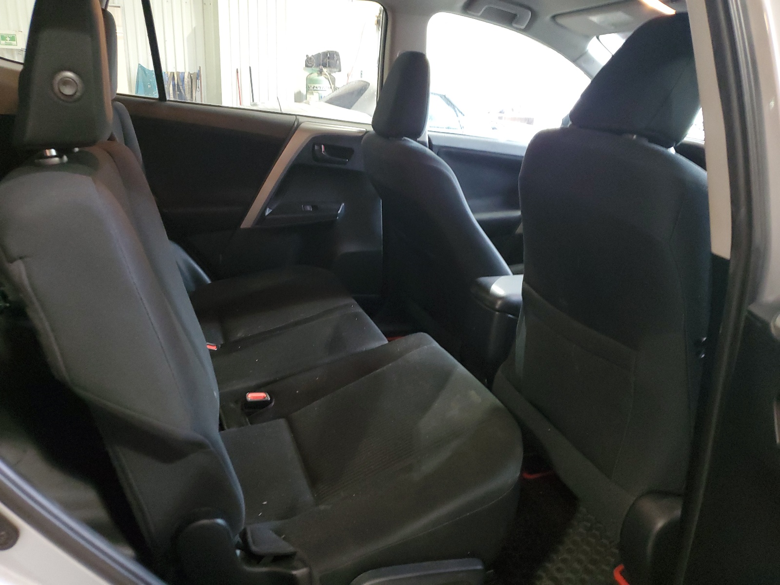 2T3ZFREV4HW357624 2017 Toyota Rav4 Le